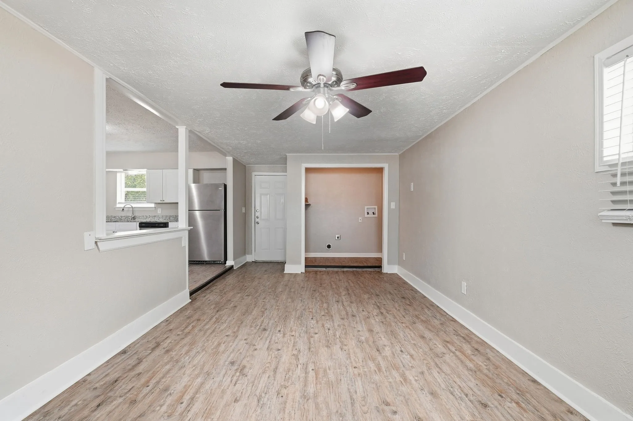 Single Family Residence For Sale in Dallas County , 2740 Blue Ridge Drive, Mesquite, Texas 75150, 3 Bedroom, 1 Bathroom, Garage spaces, 1,209 Sqft, built in 1960, mls#21338097, Real Estate Agent in Mesquite, Homes For Sale in Dallas county, Homes For Sale in Mesquite, Realtor in Mesquite Texas, Real Estate Brokerage Independent Realty Texas, Luminita Cordes Realtor