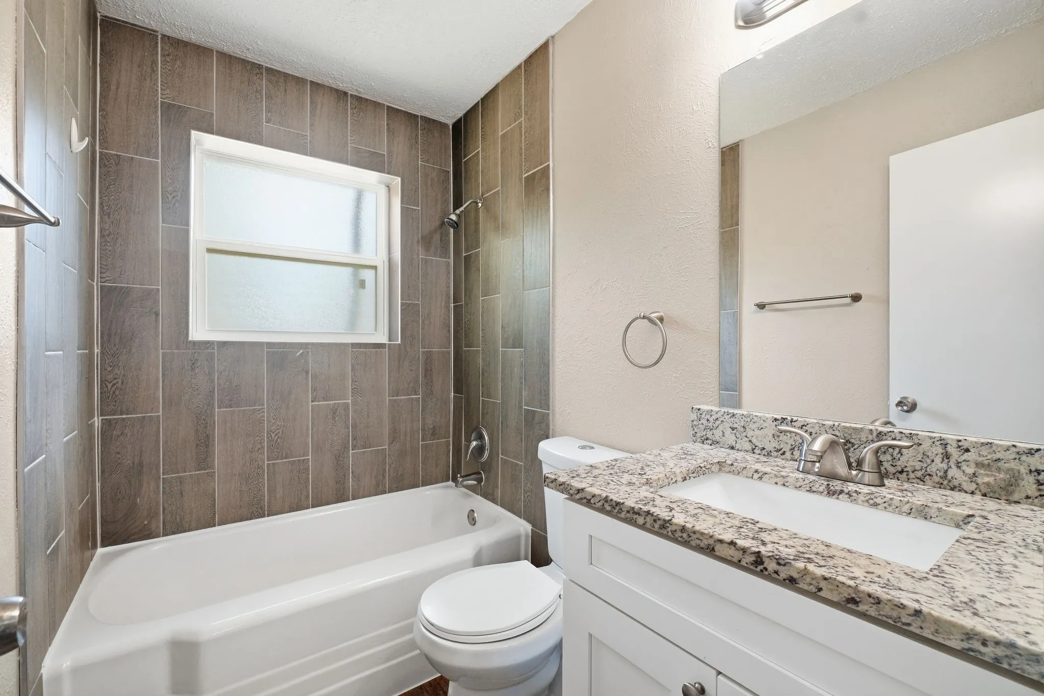 Single Family Residence For Sale in Dallas County , 2740 Blue Ridge Drive, Mesquite, Texas 75150, 3 Bedroom, 1 Bathroom, Garage spaces, 1,209 Sqft, built in 1960, mls#21338097, Real Estate Agent in Mesquite, Homes For Sale in Dallas county, Homes For Sale in Mesquite, Realtor in Mesquite Texas, Real Estate Brokerage Independent Realty Texas, Luminita Cordes Realtor