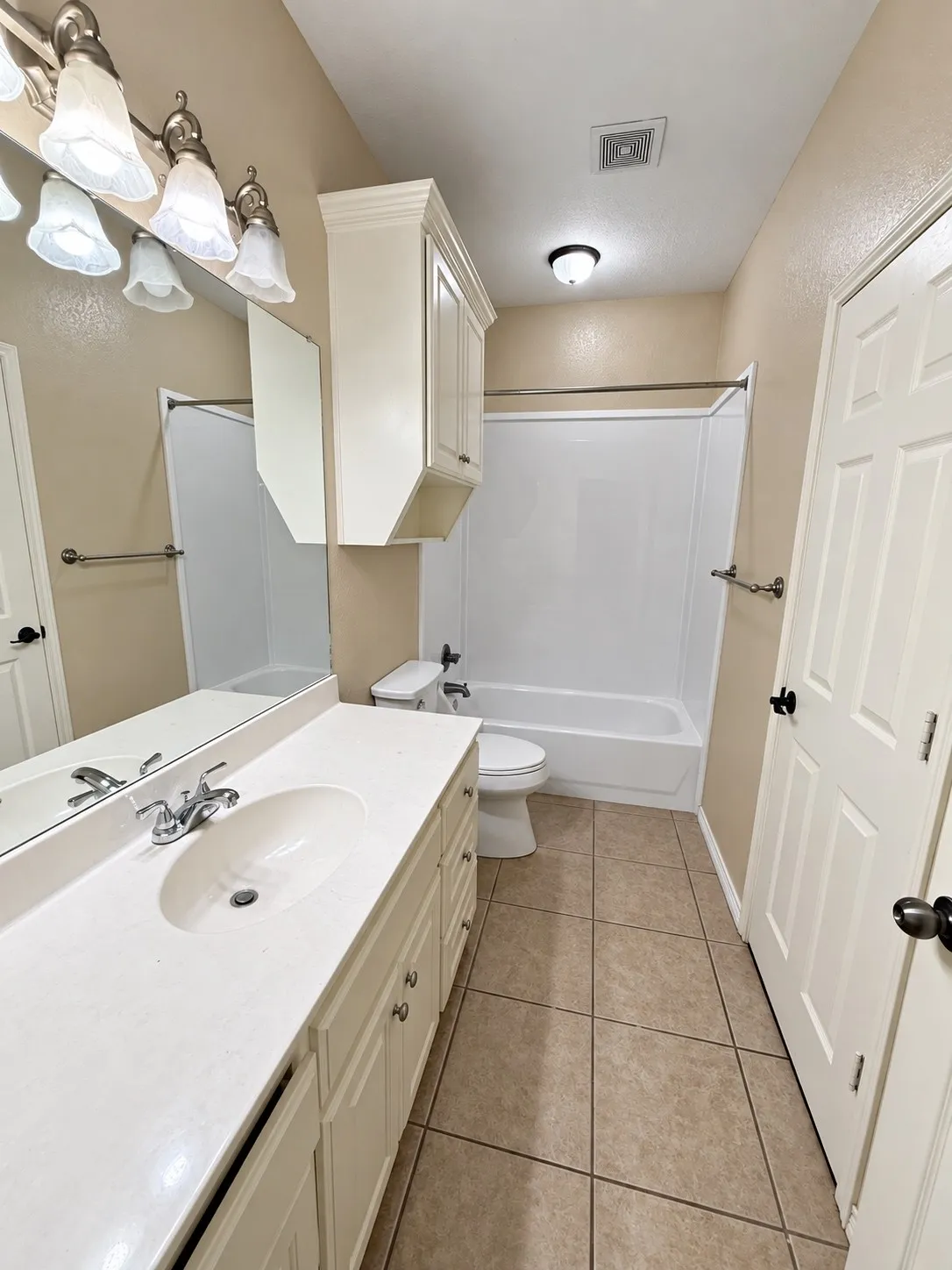 Single Family Residence For Sale in Mc Lennan County , 221 Gurley Lane, Waco, Texas 76706, 6 Bedroom, 4 Bathroom, Garage spaces, 2,205 Sqft, built in 2006, mls#21394298, Real Estate Agent in Waco, Homes For Sale in Mc Lennan county, Homes For Sale in Waco, Realtor in Waco Texas, Real Estate Brokerage Independent Realty Texas, Luminita Cordes Realtor
