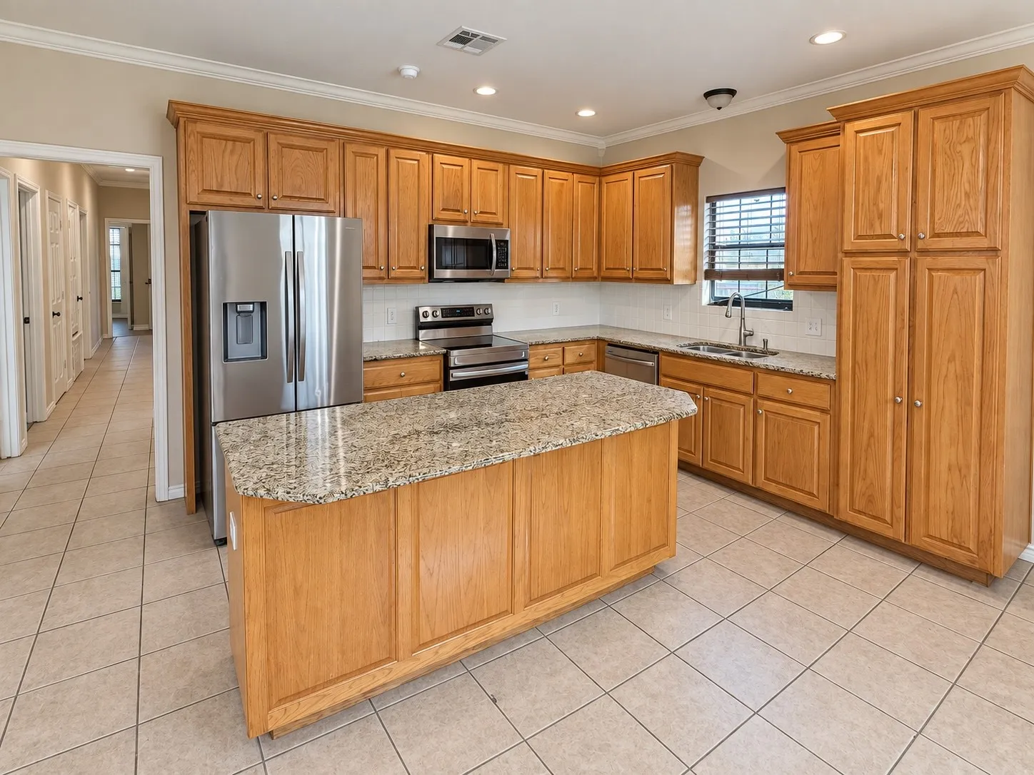 Single Family Residence For Sale in Mc Lennan County , 221 Gurley Lane, Waco, Texas 76706, 6 Bedroom, 4 Bathroom, Garage spaces, 2,205 Sqft, built in 2006, mls#21394298, Real Estate Agent in Waco, Homes For Sale in Mc Lennan county, Homes For Sale in Waco, Realtor in Waco Texas, Real Estate Brokerage Independent Realty Texas, Luminita Cordes Realtor