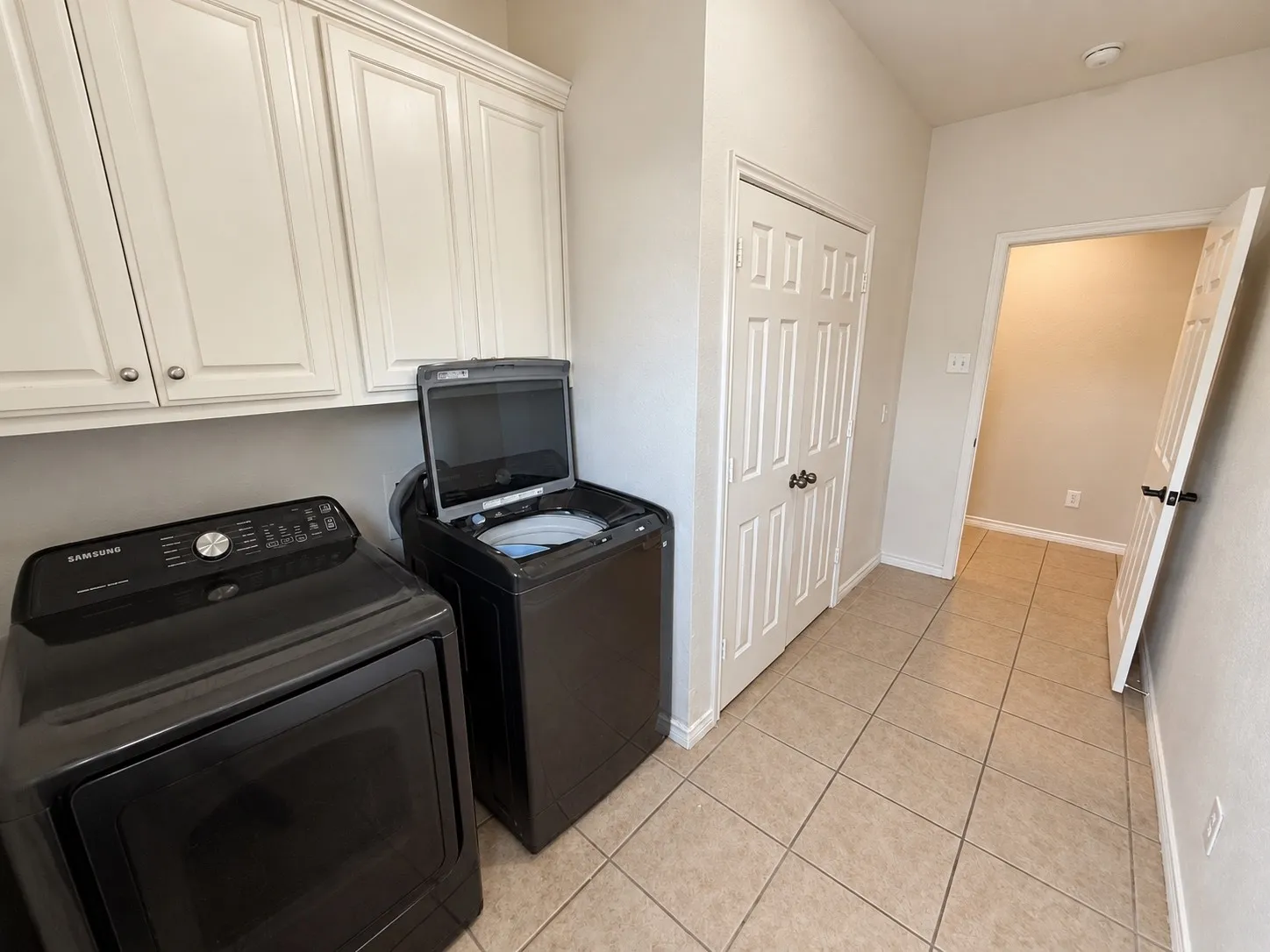 Single Family Residence For Sale in Mc Lennan County , 221 Gurley Lane, Waco, Texas 76706, 6 Bedroom, 4 Bathroom, Garage spaces, 2,205 Sqft, built in 2006, mls#21394298, Real Estate Agent in Waco, Homes For Sale in Mc Lennan county, Homes For Sale in Waco, Realtor in Waco Texas, Real Estate Brokerage Independent Realty Texas, Luminita Cordes Realtor