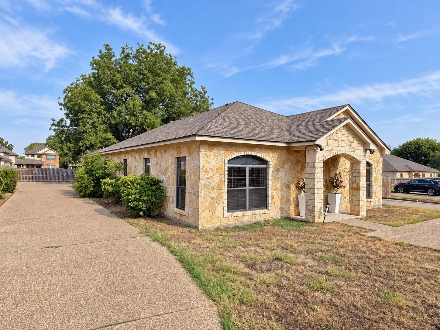 Single Family Residence For Sale in Mc Lennan County , 221 Gurley Lane, Waco, Texas 76706, 6 Bedroom, 4 Bathroom, Garage spaces, 2,205 Sqft, built in 2006, mls#21394298, Real Estate Agent in Waco, Homes For Sale in Mc Lennan county, Homes For Sale in Waco, Realtor in Waco Texas, Real Estate Brokerage Independent Realty Texas, Luminita Cordes Realtor