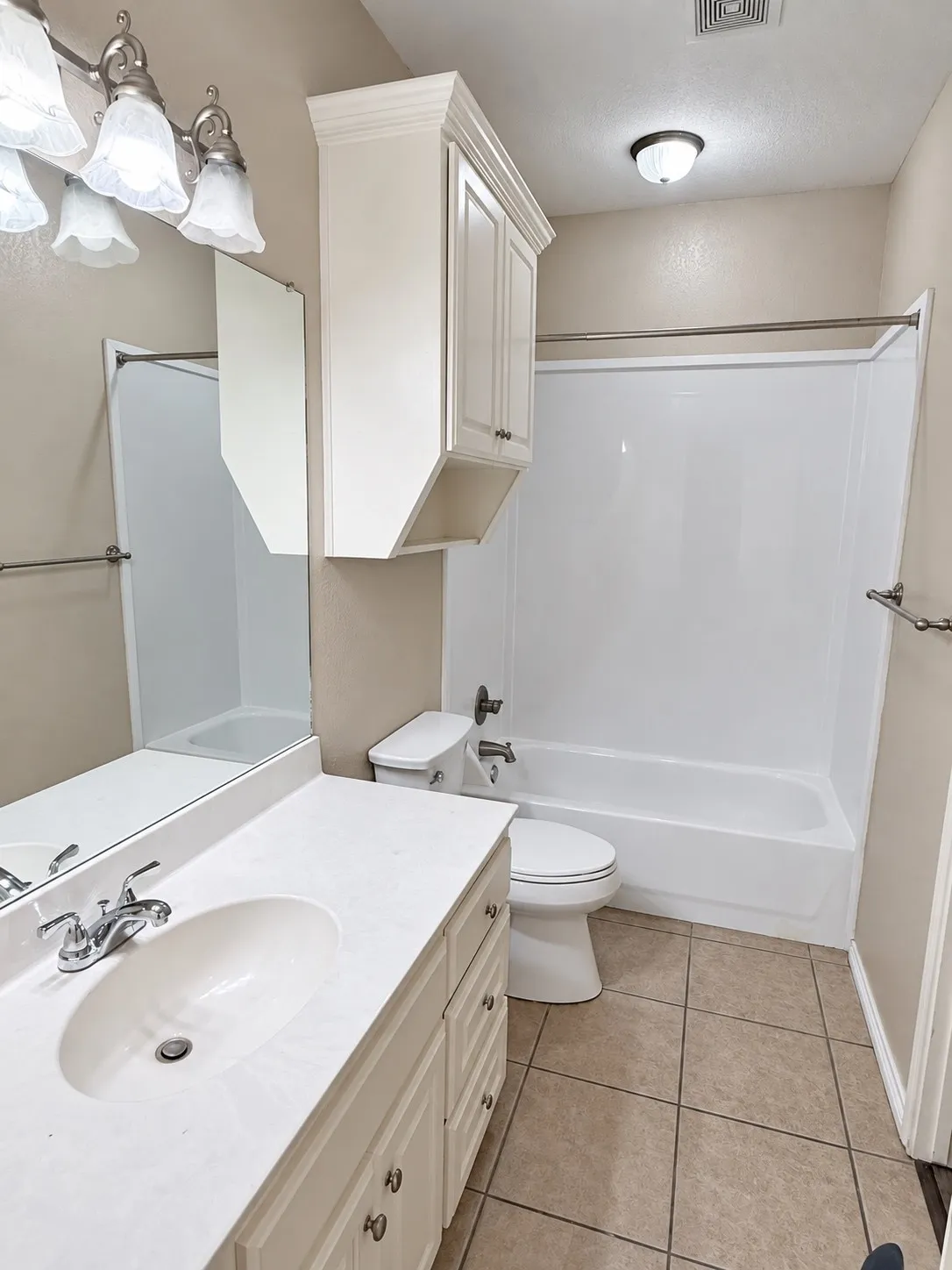 Single Family Residence For Sale in Mc Lennan County , 221 Gurley Lane, Waco, Texas 76706, 6 Bedroom, 4 Bathroom, Garage spaces, 2,205 Sqft, built in 2006, mls#21394298, Real Estate Agent in Waco, Homes For Sale in Mc Lennan county, Homes For Sale in Waco, Realtor in Waco Texas, Real Estate Brokerage Independent Realty Texas, Luminita Cordes Realtor