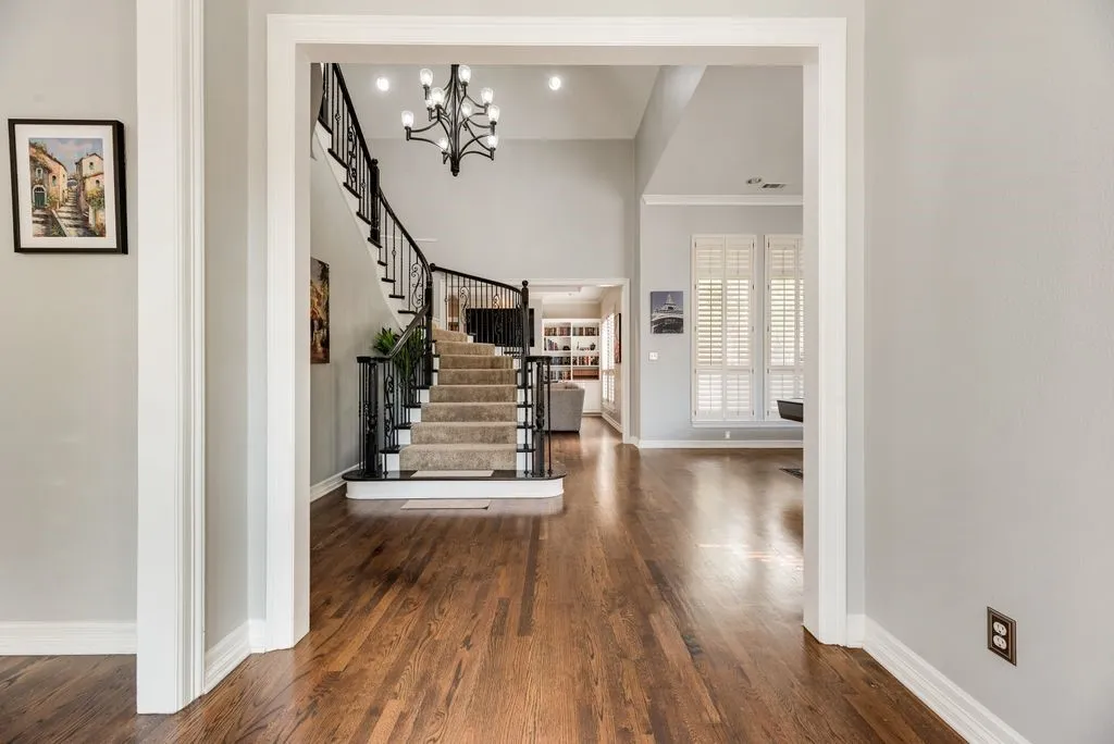 Single Family Residence For Sale in Dallas County , 2217 Clearspring Drive S, Irving, Texas 75063, 4 Bedroom, 4 Bathroom, 3 Garage spaces, 3,569 Sqft, built in 1988, mls#21397881, Real Estate Agent in Irving, Homes For Sale in Dallas county, Homes For Sale in Irving, Realtor in Irving Texas, Real Estate Brokerage Independent Realty Texas, Luminita Cordes Realtor