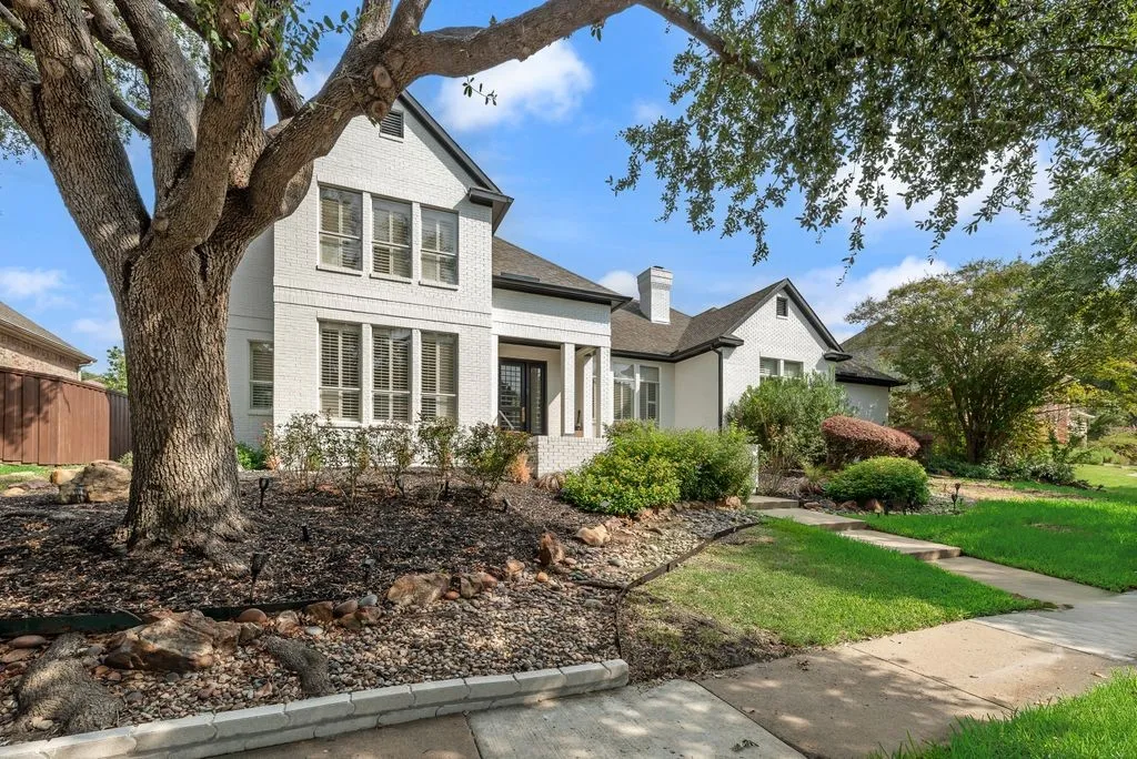 Single Family Residence For Sale in Dallas County , 2217 Clearspring Drive S, Irving, Texas 75063, 4 Bedroom, 4 Bathroom, 3 Garage spaces, 3,569 Sqft, built in 1988, mls#21397881, Real Estate Agent in Irving, Homes For Sale in Dallas county, Homes For Sale in Irving, Realtor in Irving Texas, Real Estate Brokerage Independent Realty Texas, Luminita Cordes Realtor