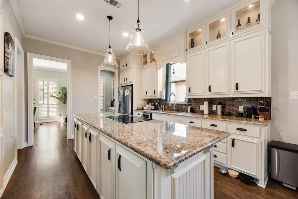 Single Family Residence For Sale in Dallas County , 2217 Clearspring Drive S, Irving, Texas 75063, 4 Bedroom, 4 Bathroom, 3 Garage spaces, 3,569 Sqft, built in 1988, mls#21397881, Real Estate Agent in Irving, Homes For Sale in Dallas county, Homes For Sale in Irving, Realtor in Irving Texas, Real Estate Brokerage Independent Realty Texas, Luminita Cordes Realtor