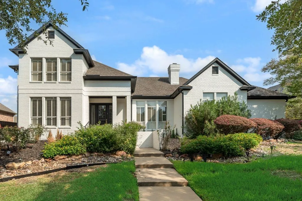 Single Family Residence For Sale in Dallas County , 2217 Clearspring Drive S, Irving, Texas 75063, 4 Bedroom, 4 Bathroom, 3 Garage spaces, 3,569 Sqft, built in 1988, mls#21397881, Real Estate Agent in Irving, Homes For Sale in Dallas county, Homes For Sale in Irving, Realtor in Irving Texas, Real Estate Brokerage Independent Realty Texas, Luminita Cordes Realtor