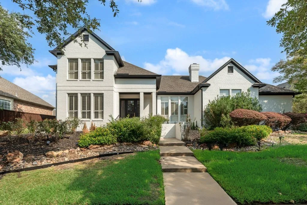 Single Family Residence For Sale in Dallas County , 2217 Clearspring Drive S, Irving, Texas 75063, 4 Bedroom, 4 Bathroom, 3 Garage spaces, 3,569 Sqft, built in 1988, mls#21397881, Real Estate Agent in Irving, Homes For Sale in Dallas county, Homes For Sale in Irving, Realtor in Irving Texas, Real Estate Brokerage Independent Realty Texas, Luminita Cordes Realtor