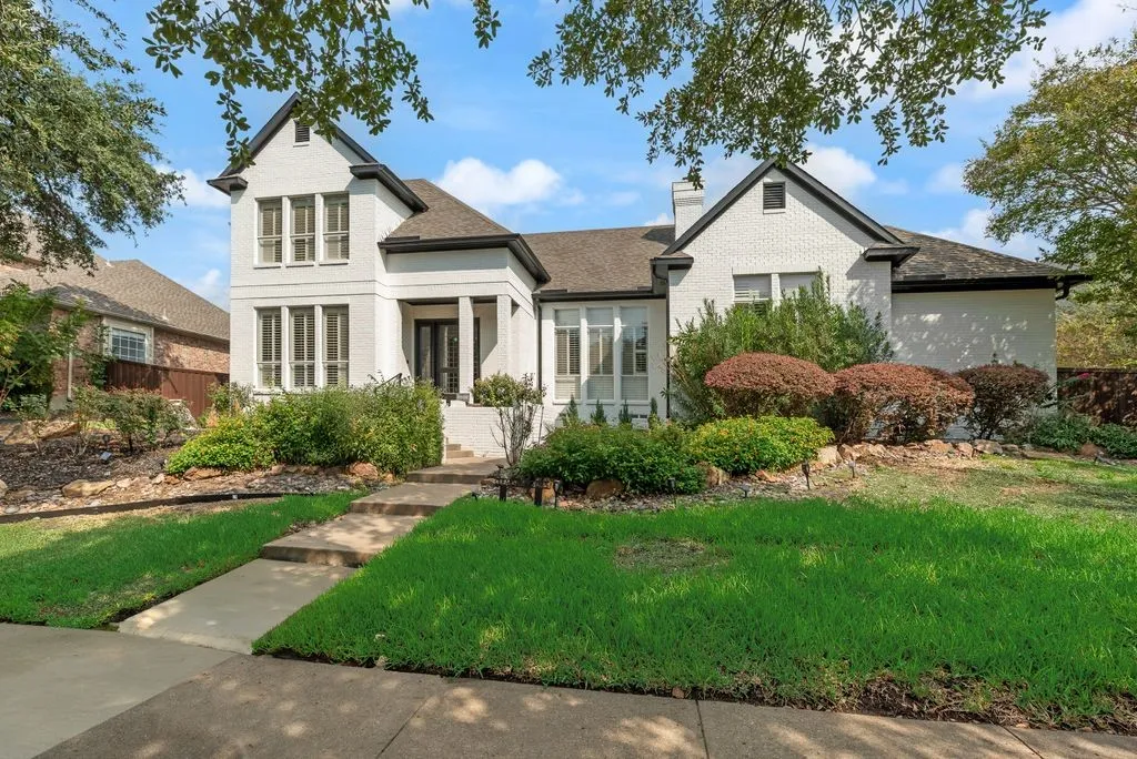Single Family Residence For Sale in Dallas County , 2217 Clearspring Drive S, Irving, Texas 75063, 4 Bedroom, 4 Bathroom, 3 Garage spaces, 3,569 Sqft, built in 1988, mls#21397881, Real Estate Agent in Irving, Homes For Sale in Dallas county, Homes For Sale in Irving, Realtor in Irving Texas, Real Estate Brokerage Independent Realty Texas, Luminita Cordes Realtor