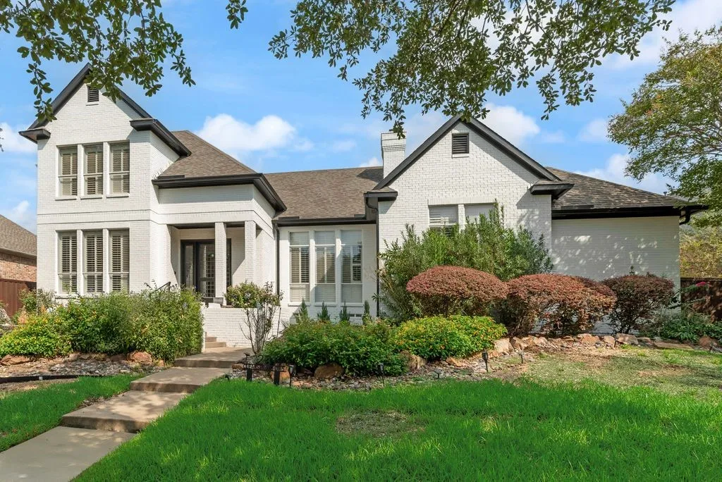 Single Family Residence For Sale in Dallas County , 2217 Clearspring Drive S, Irving, Texas 75063, 4 Bedroom, 4 Bathroom, 3 Garage spaces, 3,569 Sqft, built in 1988, mls#21397881, Real Estate Agent in Irving, Homes For Sale in Dallas county, Homes For Sale in Irving, Realtor in Irving Texas, Real Estate Brokerage Independent Realty Texas, Luminita Cordes Realtor