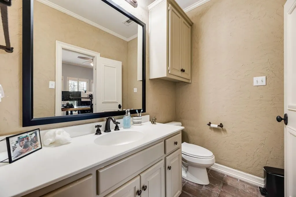 Single Family Residence For Sale in Dallas County , 2217 Clearspring Drive S, Irving, Texas 75063, 4 Bedroom, 4 Bathroom, 3 Garage spaces, 3,569 Sqft, built in 1988, mls#21397881, Real Estate Agent in Irving, Homes For Sale in Dallas county, Homes For Sale in Irving, Realtor in Irving Texas, Real Estate Brokerage Independent Realty Texas, Luminita Cordes Realtor