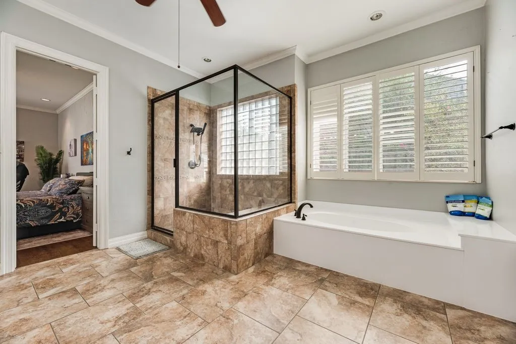 Single Family Residence For Sale in Dallas County , 2217 Clearspring Drive S, Irving, Texas 75063, 4 Bedroom, 4 Bathroom, 3 Garage spaces, 3,569 Sqft, built in 1988, mls#21397881, Real Estate Agent in Irving, Homes For Sale in Dallas county, Homes For Sale in Irving, Realtor in Irving Texas, Real Estate Brokerage Independent Realty Texas, Luminita Cordes Realtor