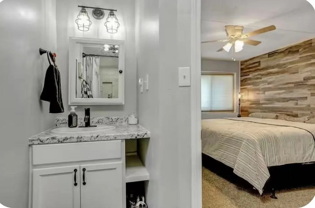 Mobile Home For Rent in Grayson County , 159 Oklahoma Avenue, Pottsboro, Texas 75076, 2 Bedroom, 2 Bathroom, Garage spaces, 924 Sqft, built in 1972, mls#21398960, Real Estate Agent in Pottsboro, Homes For Rent in Grayson county, Homes For Rent in Pottsboro, Realtor in Pottsboro Texas, Real Estate Brokerage Independent Realty Texas, Luminita Cordes Realtor