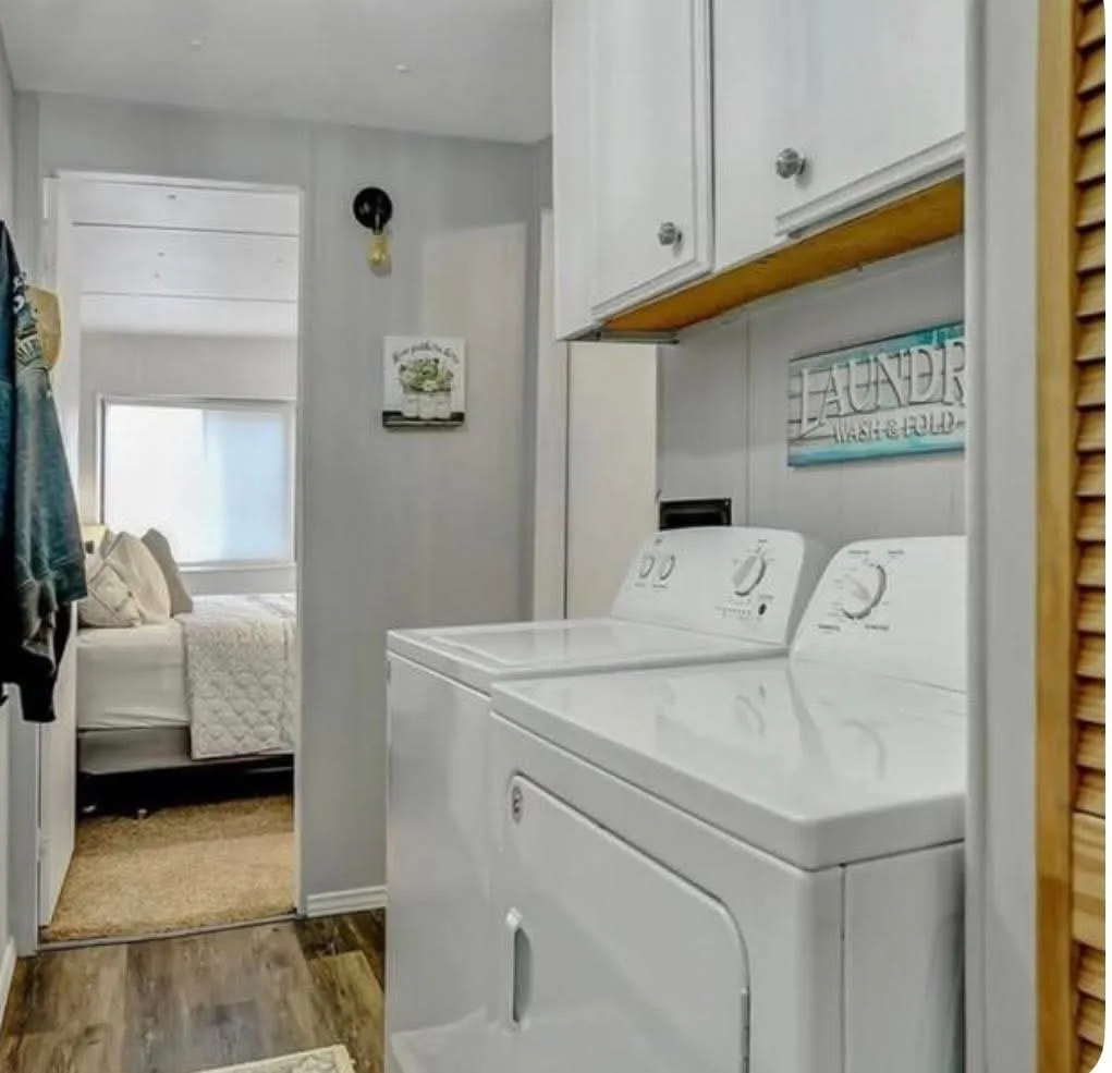 Mobile Home For Rent in Grayson County , 159 Oklahoma Avenue, Pottsboro, Texas 75076, 2 Bedroom, 2 Bathroom, Garage spaces, 924 Sqft, built in 1972, mls#21398960, Real Estate Agent in Pottsboro, Homes For Rent in Grayson county, Homes For Rent in Pottsboro, Realtor in Pottsboro Texas, Real Estate Brokerage Independent Realty Texas, Luminita Cordes Realtor