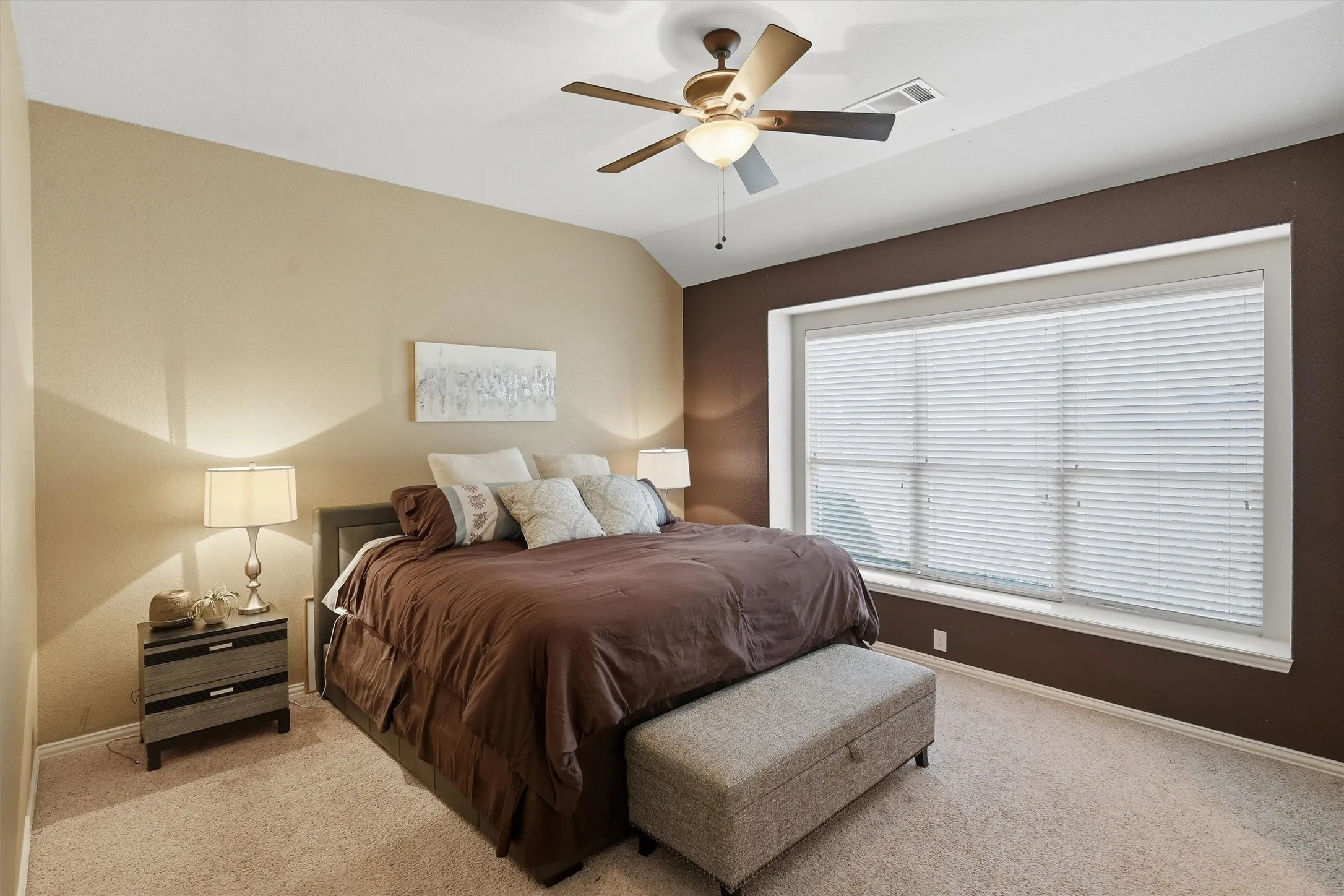 Single Family Residence For Sale in Tarrant County , 305 Mossy Oak Trail, Fort Worth, Texas 76131, 4 Bedroom, 3 Bathroom, 2 Garage spaces, 2,810 Sqft, built in 2009, mls#21391531, Real Estate Agent in Fort Worth, Homes For Sale in Tarrant county, Homes For Sale in Fort Worth, Realtor in Fort Worth Texas, Real Estate Brokerage Independent Realty Texas, Luminita Cordes Realtor