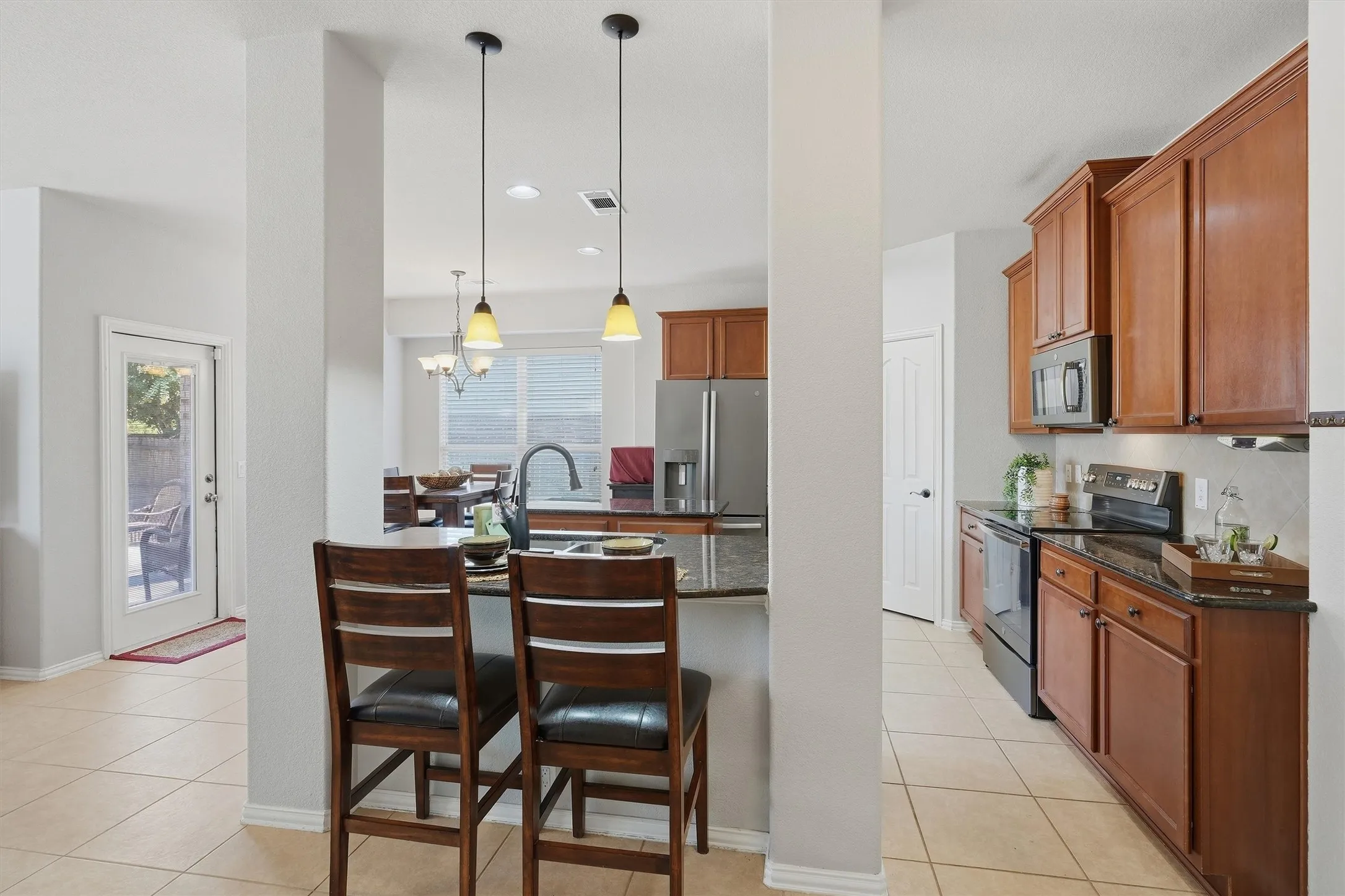 Single Family Residence For Sale in Tarrant County , 305 Mossy Oak Trail, Fort Worth, Texas 76131, 4 Bedroom, 3 Bathroom, 2 Garage spaces, 2,810 Sqft, built in 2009, mls#21391531, Real Estate Agent in Fort Worth, Homes For Sale in Tarrant county, Homes For Sale in Fort Worth, Realtor in Fort Worth Texas, Real Estate Brokerage Independent Realty Texas, Luminita Cordes Realtor