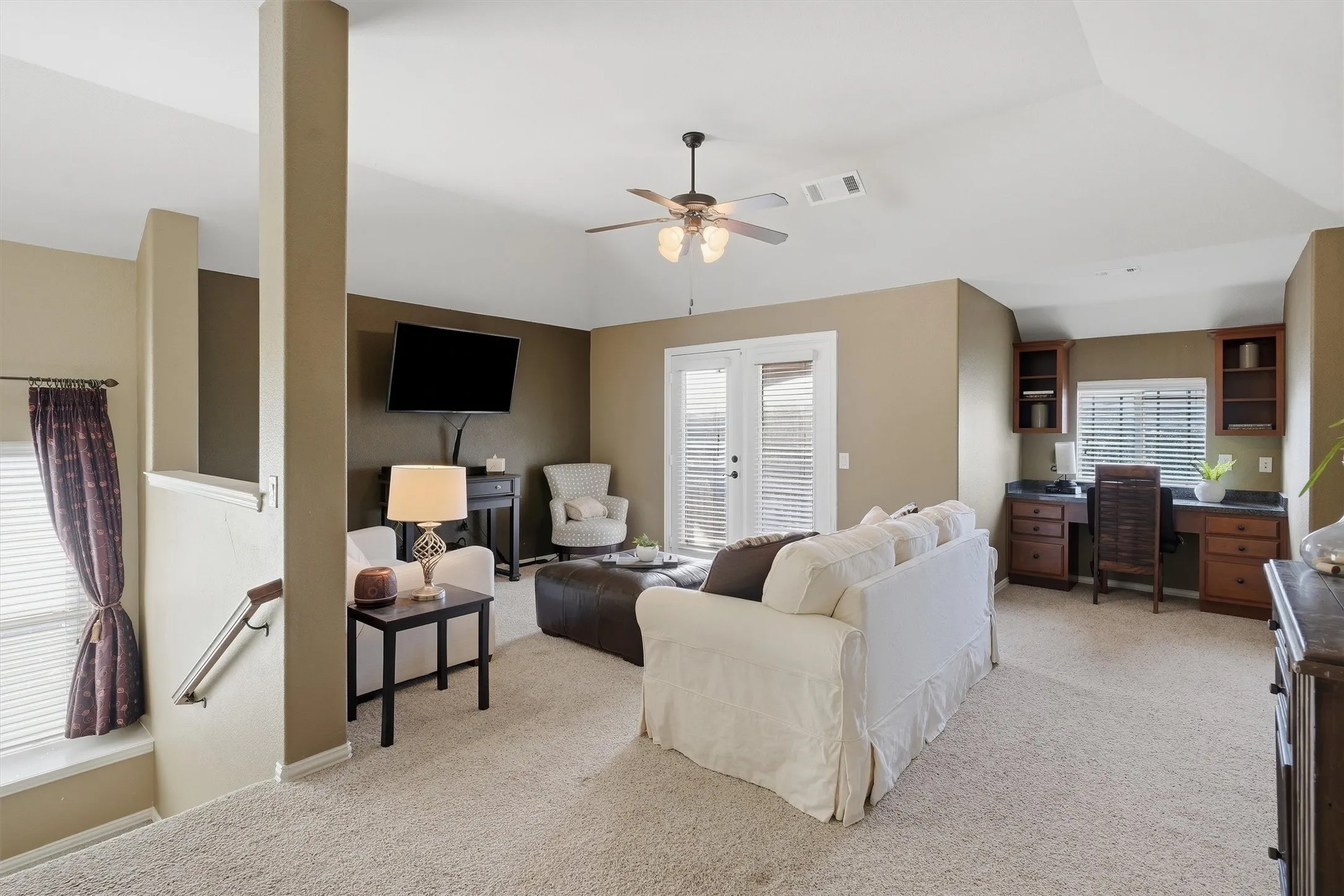 Single Family Residence For Sale in Tarrant County , 305 Mossy Oak Trail, Fort Worth, Texas 76131, 4 Bedroom, 3 Bathroom, 2 Garage spaces, 2,810 Sqft, built in 2009, mls#21391531, Real Estate Agent in Fort Worth, Homes For Sale in Tarrant county, Homes For Sale in Fort Worth, Realtor in Fort Worth Texas, Real Estate Brokerage Independent Realty Texas, Luminita Cordes Realtor