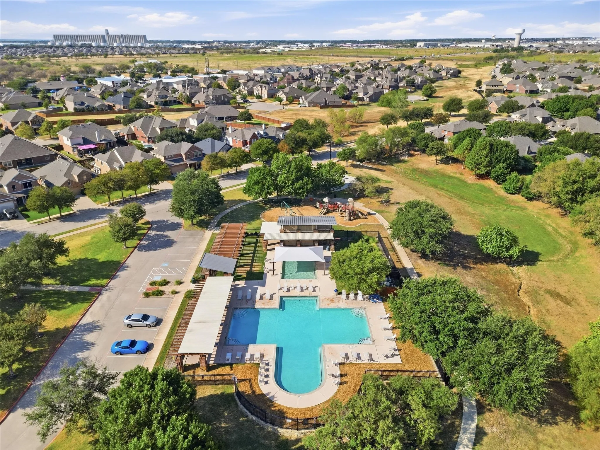Single Family Residence For Sale in Tarrant County , 305 Mossy Oak Trail, Fort Worth, Texas 76131, 4 Bedroom, 3 Bathroom, 2 Garage spaces, 2,810 Sqft, built in 2009, mls#21391531, Real Estate Agent in Fort Worth, Homes For Sale in Tarrant county, Homes For Sale in Fort Worth, Realtor in Fort Worth Texas, Real Estate Brokerage Independent Realty Texas, Luminita Cordes Realtor