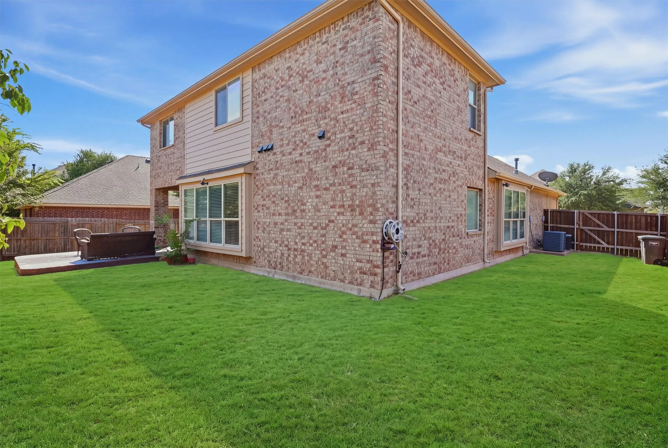 Single Family Residence For Sale in Tarrant County , 305 Mossy Oak Trail, Fort Worth, Texas 76131, 4 Bedroom, 3 Bathroom, 2 Garage spaces, 2,810 Sqft, built in 2009, mls#21391531, Real Estate Agent in Fort Worth, Homes For Sale in Tarrant county, Homes For Sale in Fort Worth, Realtor in Fort Worth Texas, Real Estate Brokerage Independent Realty Texas, Luminita Cordes Realtor