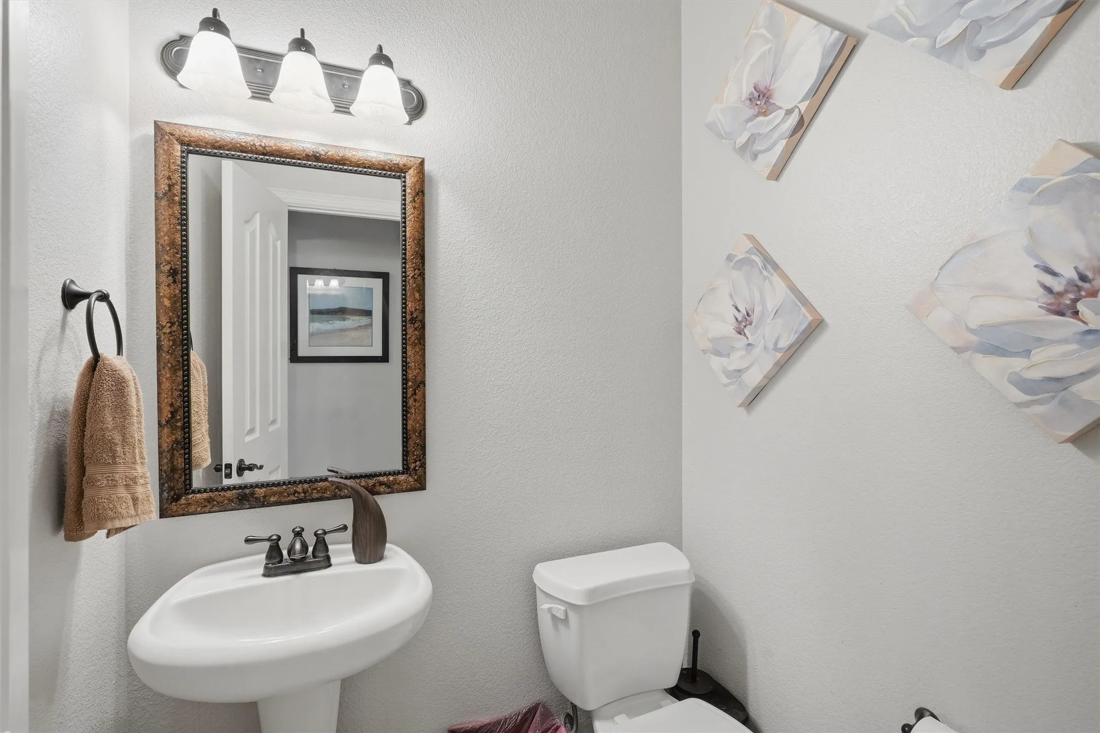 Single Family Residence For Sale in Tarrant County , 305 Mossy Oak Trail, Fort Worth, Texas 76131, 4 Bedroom, 3 Bathroom, 2 Garage spaces, 2,810 Sqft, built in 2009, mls#21391531, Real Estate Agent in Fort Worth, Homes For Sale in Tarrant county, Homes For Sale in Fort Worth, Realtor in Fort Worth Texas, Real Estate Brokerage Independent Realty Texas, Luminita Cordes Realtor