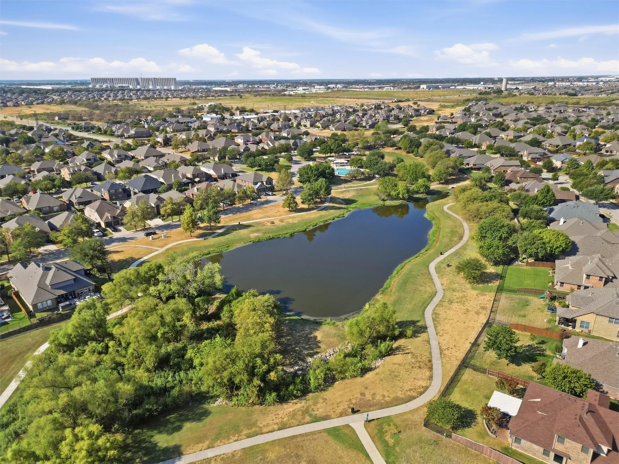 Single Family Residence For Sale in Tarrant County , 305 Mossy Oak Trail, Fort Worth, Texas 76131, 4 Bedroom, 3 Bathroom, 2 Garage spaces, 2,810 Sqft, built in 2009, mls#21391531, Real Estate Agent in Fort Worth, Homes For Sale in Tarrant county, Homes For Sale in Fort Worth, Realtor in Fort Worth Texas, Real Estate Brokerage Independent Realty Texas, Luminita Cordes Realtor