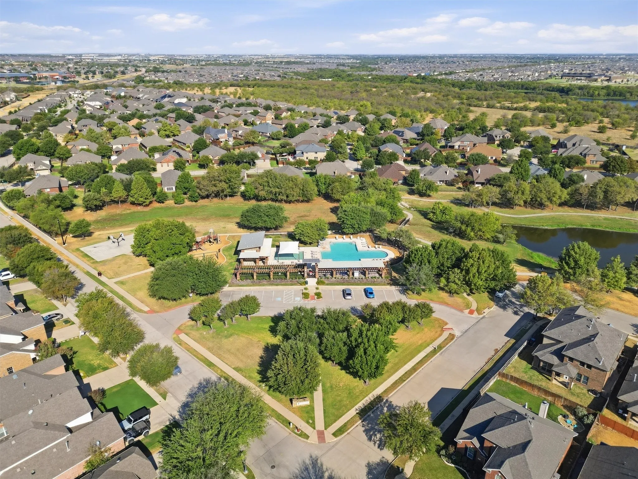 Single Family Residence For Sale in Tarrant County , 305 Mossy Oak Trail, Fort Worth, Texas 76131, 4 Bedroom, 3 Bathroom, 2 Garage spaces, 2,810 Sqft, built in 2009, mls#21391531, Real Estate Agent in Fort Worth, Homes For Sale in Tarrant county, Homes For Sale in Fort Worth, Realtor in Fort Worth Texas, Real Estate Brokerage Independent Realty Texas, Luminita Cordes Realtor