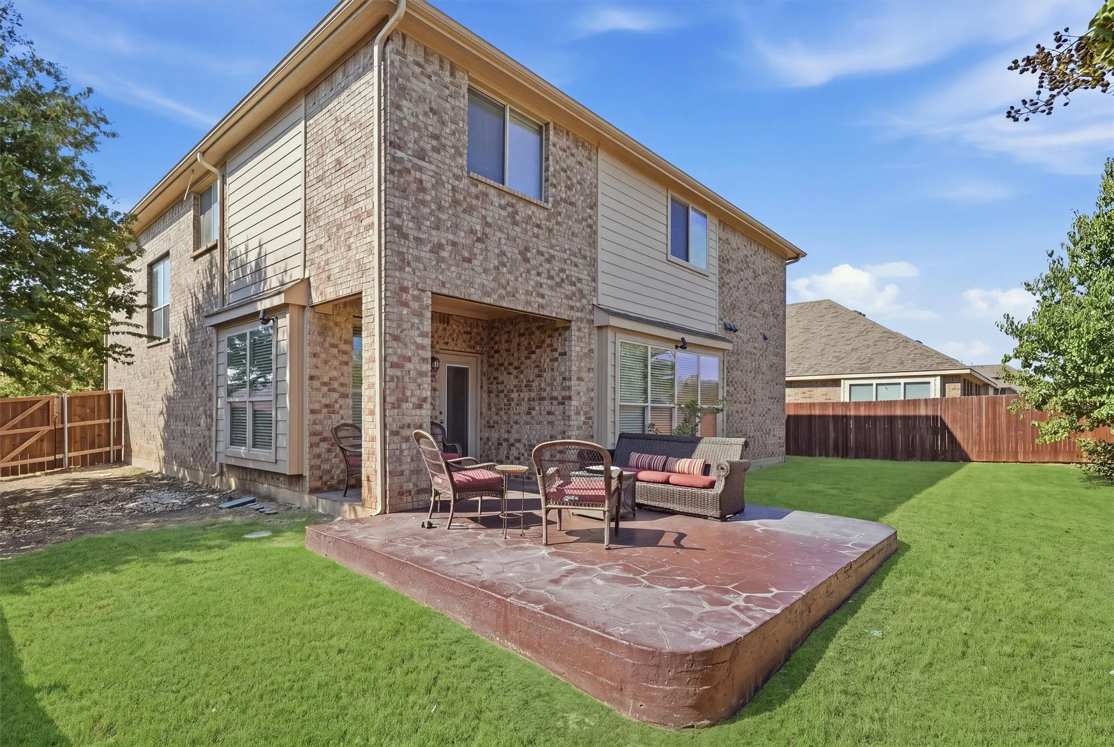 Single Family Residence For Sale in Tarrant County , 305 Mossy Oak Trail, Fort Worth, Texas 76131, 4 Bedroom, 3 Bathroom, 2 Garage spaces, 2,810 Sqft, built in 2009, mls#21391531, Real Estate Agent in Fort Worth, Homes For Sale in Tarrant county, Homes For Sale in Fort Worth, Realtor in Fort Worth Texas, Real Estate Brokerage Independent Realty Texas, Luminita Cordes Realtor