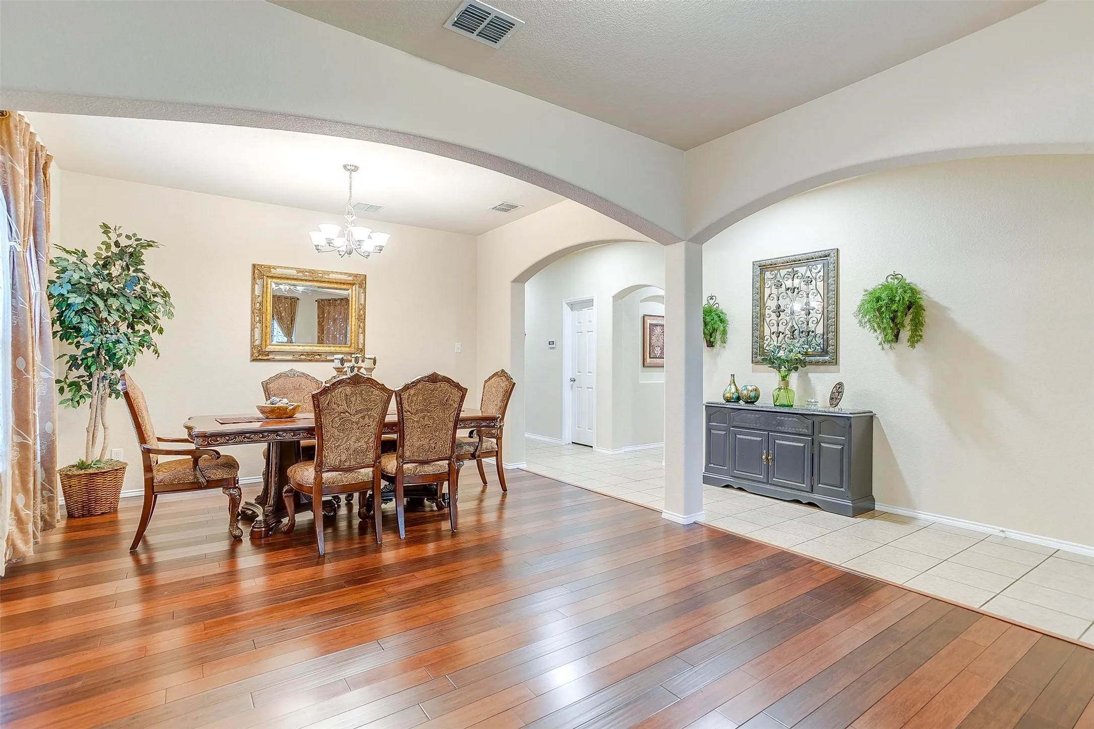 Single Family Residence For Rent in Tarrant County , 7056 Welshman Drive, Fort Worth, Texas 76137, 4 Bedroom, 3 Bathroom, 2 Garage spaces, 3,242 Sqft, built in 2008, mls#21398916, Real Estate Agent in Fort Worth, Homes For Rent in Tarrant county, Homes For Rent in Fort Worth, Realtor in Fort Worth Texas, Real Estate Brokerage Independent Realty Texas, Luminita Cordes Realtor