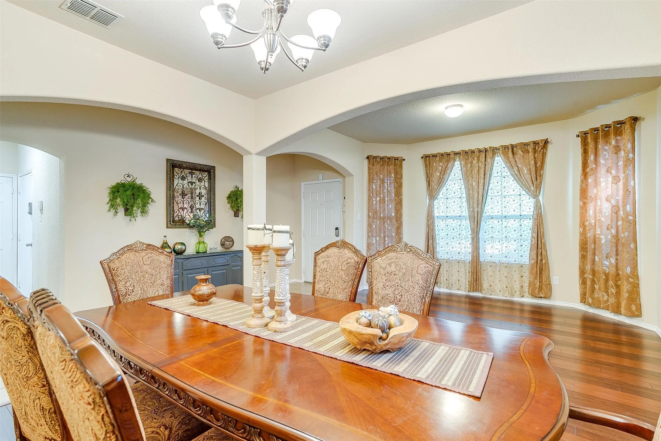 Single Family Residence For Rent in Tarrant County , 7056 Welshman Drive, Fort Worth, Texas 76137, 4 Bedroom, 3 Bathroom, 2 Garage spaces, 3,242 Sqft, built in 2008, mls#21398916, Real Estate Agent in Fort Worth, Homes For Rent in Tarrant county, Homes For Rent in Fort Worth, Realtor in Fort Worth Texas, Real Estate Brokerage Independent Realty Texas, Luminita Cordes Realtor