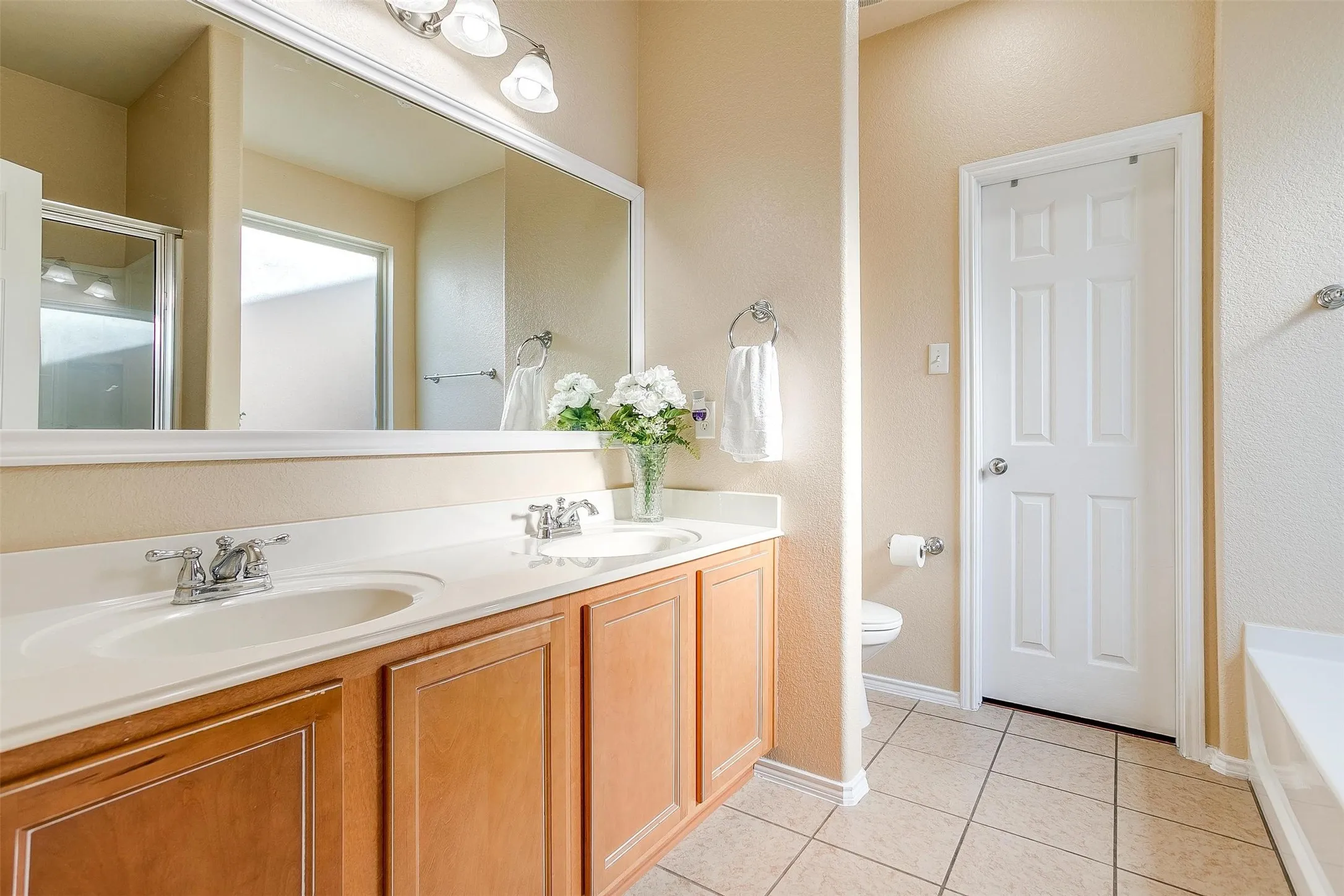 Single Family Residence For Rent in Tarrant County , 7056 Welshman Drive, Fort Worth, Texas 76137, 4 Bedroom, 3 Bathroom, 2 Garage spaces, 3,242 Sqft, built in 2008, mls#21398916, Real Estate Agent in Fort Worth, Homes For Rent in Tarrant county, Homes For Rent in Fort Worth, Realtor in Fort Worth Texas, Real Estate Brokerage Independent Realty Texas, Luminita Cordes Realtor