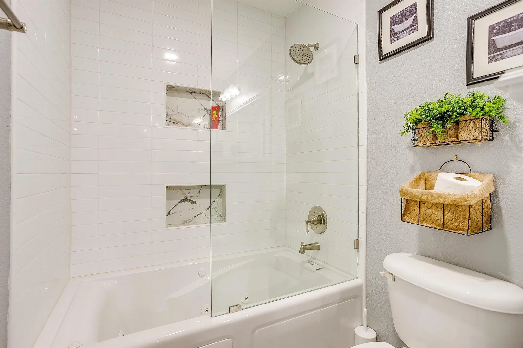 Single Family Residence For Rent in Tarrant County , 7056 Welshman Drive, Fort Worth, Texas 76137, 4 Bedroom, 3 Bathroom, 2 Garage spaces, 3,242 Sqft, built in 2008, mls#21398916, Real Estate Agent in Fort Worth, Homes For Rent in Tarrant county, Homes For Rent in Fort Worth, Realtor in Fort Worth Texas, Real Estate Brokerage Independent Realty Texas, Luminita Cordes Realtor