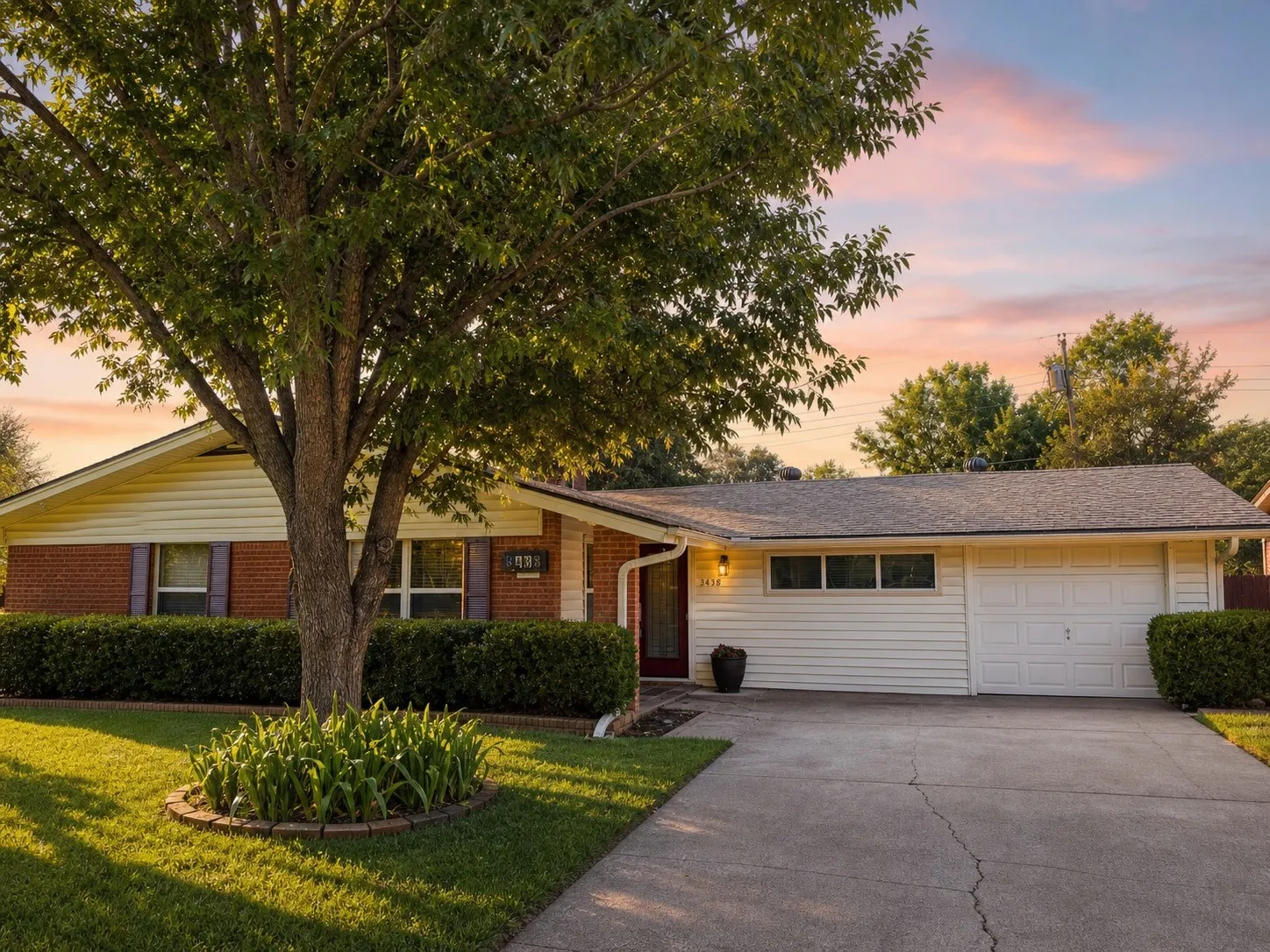 Single Family Residence For Rent in Dallas County , 3438 Princeton Drive, Irving, Texas 75062, 3 Bedroom, 2 Bathroom, 1 Garage spaces, 1,700 Sqft, built in 1957, mls#21398971, Real Estate Agent in Irving, Homes For Rent in Dallas county, Homes For Rent in Irving, Realtor in Irving Texas, Real Estate Brokerage Independent Realty Texas, Luminita Cordes Realtor