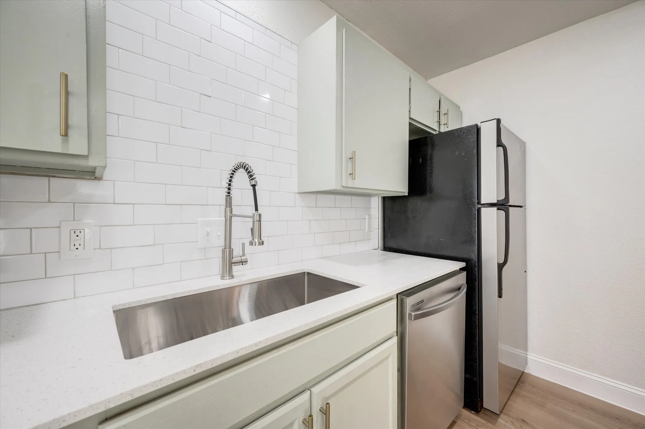 Apartment For Rent in Johnson County , 805 W Chambers Street F, Cleburne, Texas 76033, 2 Bedroom, 2 Bathroom, Garage spaces, 906 Sqft, built in 1984, mls#21398412, Real Estate Agent in Cleburne, Homes For Rent in Johnson county, Homes For Rent in Cleburne, Realtor in Cleburne Texas, Real Estate Brokerage Independent Realty Texas, Luminita Cordes Realtor