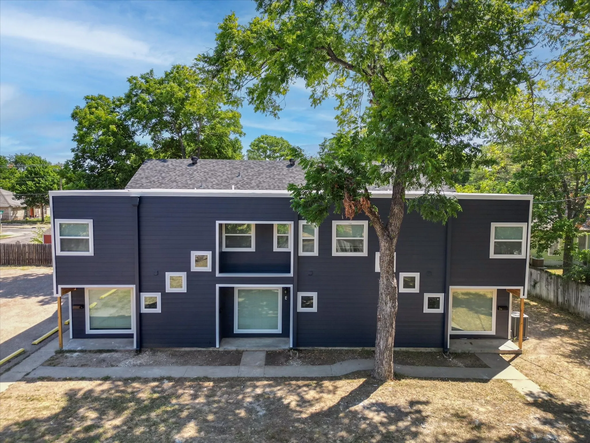 Apartment For Rent in Johnson County , 805 W Chambers Street F, Cleburne, Texas 76033, 2 Bedroom, 2 Bathroom, Garage spaces, 906 Sqft, built in 1984, mls#21398412, Real Estate Agent in Cleburne, Homes For Rent in Johnson county, Homes For Rent in Cleburne, Realtor in Cleburne Texas, Real Estate Brokerage Independent Realty Texas, Luminita Cordes Realtor