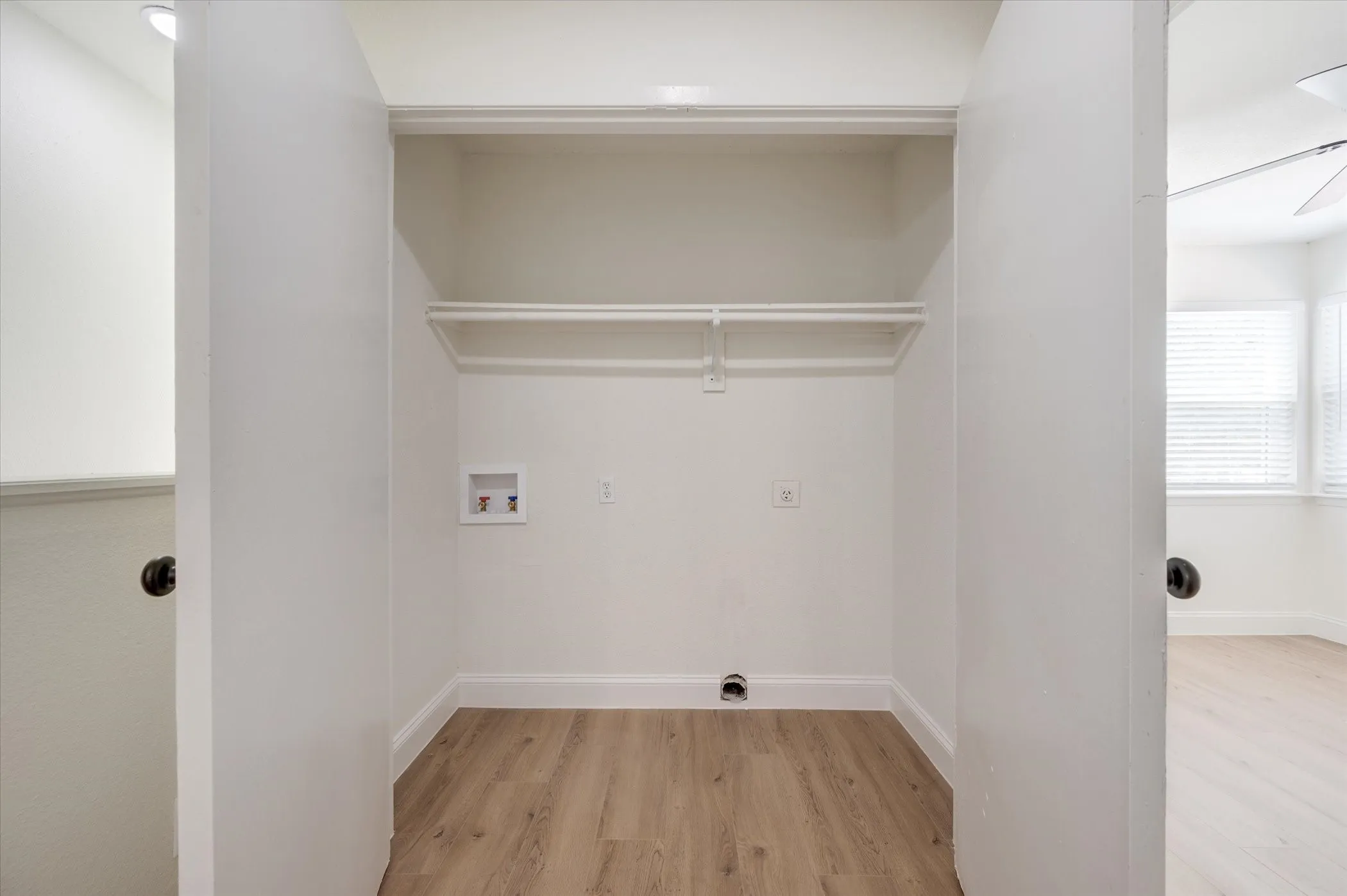 Apartment For Rent in Johnson County , 805 W Chambers Street F, Cleburne, Texas 76033, 2 Bedroom, 2 Bathroom, Garage spaces, 906 Sqft, built in 1984, mls#21398412, Real Estate Agent in Cleburne, Homes For Rent in Johnson county, Homes For Rent in Cleburne, Realtor in Cleburne Texas, Real Estate Brokerage Independent Realty Texas, Luminita Cordes Realtor