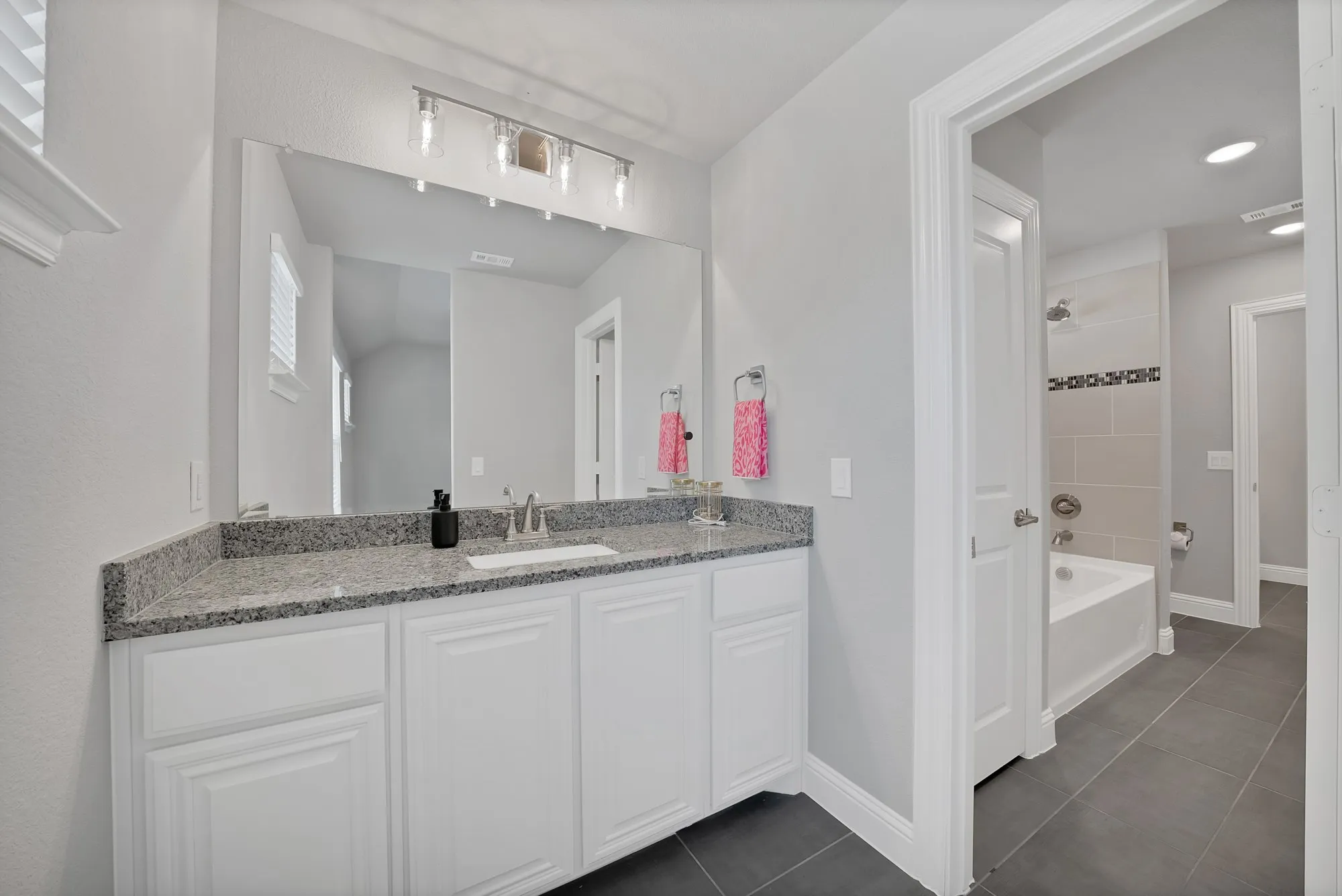 Single Family Residence For Rent in Parker County , 111 Kingfisher Lane, Aledo, Texas 76008, 4 Bedroom, 4 Bathroom, 2 Garage spaces, 3,557 Sqft, built in 2023, mls#21398972, Real Estate Agent in Aledo, Homes For Rent in Parker county, Homes For Rent in Aledo, Realtor in Aledo Texas, Real Estate Brokerage Independent Realty Texas, Luminita Cordes Realtor