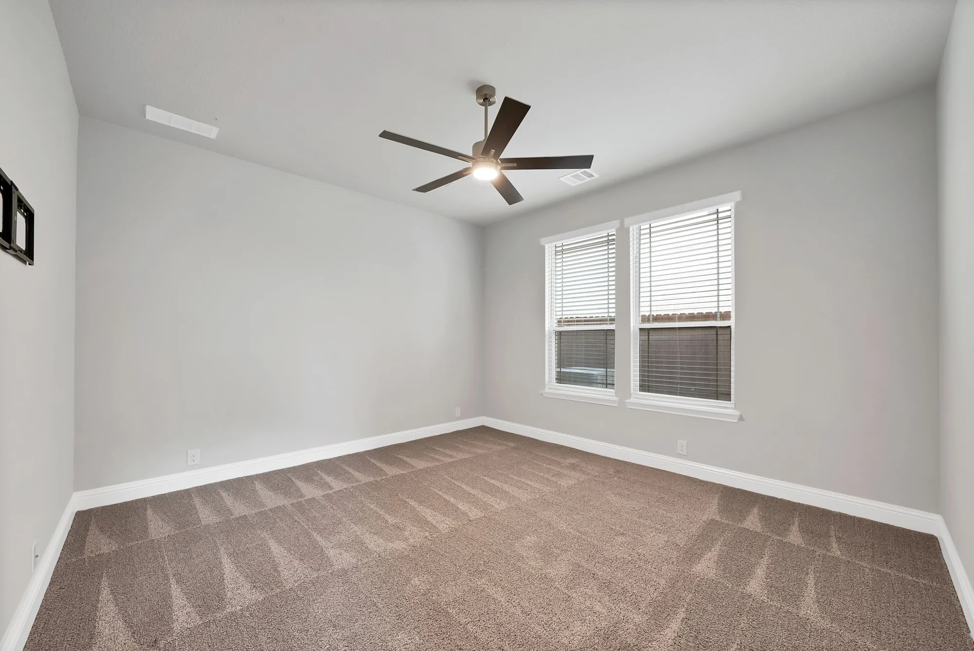 Single Family Residence For Rent in Parker County , 111 Kingfisher Lane, Aledo, Texas 76008, 4 Bedroom, 4 Bathroom, 2 Garage spaces, 3,557 Sqft, built in 2023, mls#21398972, Real Estate Agent in Aledo, Homes For Rent in Parker county, Homes For Rent in Aledo, Realtor in Aledo Texas, Real Estate Brokerage Independent Realty Texas, Luminita Cordes Realtor
