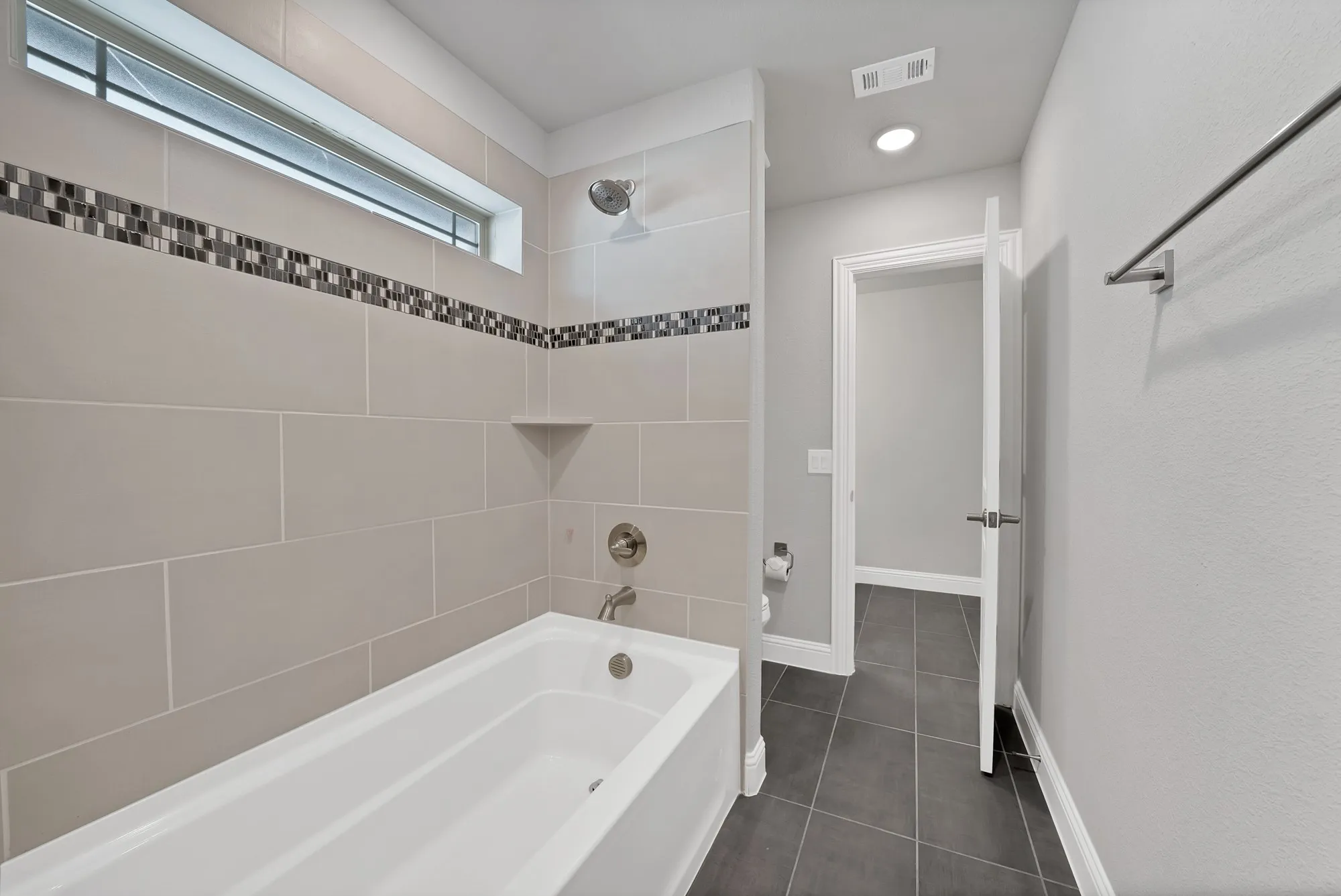 Single Family Residence For Rent in Parker County , 111 Kingfisher Lane, Aledo, Texas 76008, 4 Bedroom, 4 Bathroom, 2 Garage spaces, 3,557 Sqft, built in 2023, mls#21398972, Real Estate Agent in Aledo, Homes For Rent in Parker county, Homes For Rent in Aledo, Realtor in Aledo Texas, Real Estate Brokerage Independent Realty Texas, Luminita Cordes Realtor