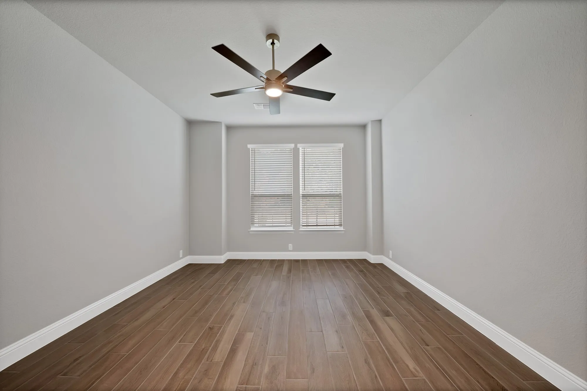 Single Family Residence For Rent in Parker County , 111 Kingfisher Lane, Aledo, Texas 76008, 4 Bedroom, 4 Bathroom, 2 Garage spaces, 3,557 Sqft, built in 2023, mls#21398972, Real Estate Agent in Aledo, Homes For Rent in Parker county, Homes For Rent in Aledo, Realtor in Aledo Texas, Real Estate Brokerage Independent Realty Texas, Luminita Cordes Realtor