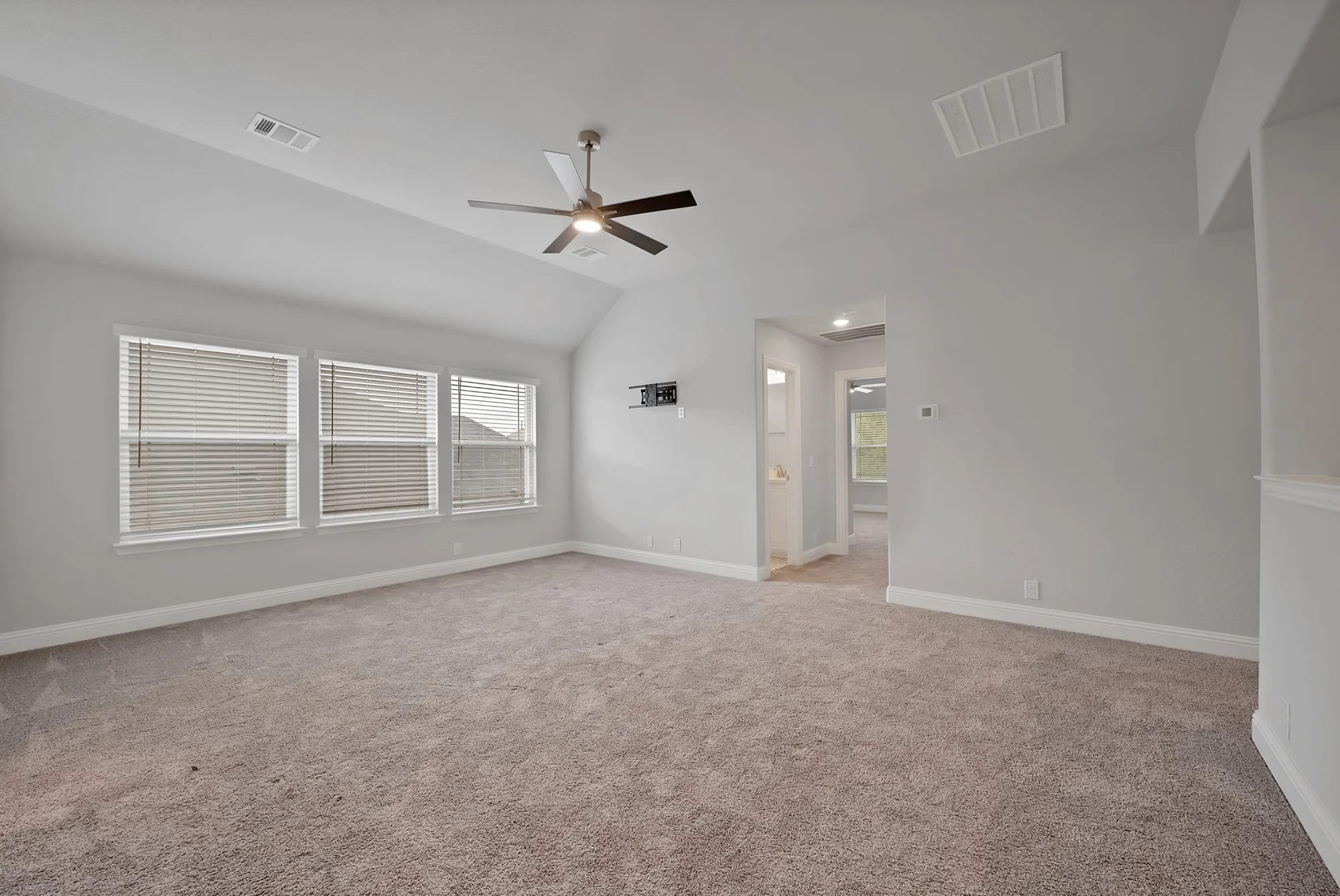 Single Family Residence For Rent in Parker County , 111 Kingfisher Lane, Aledo, Texas 76008, 4 Bedroom, 4 Bathroom, 2 Garage spaces, 3,557 Sqft, built in 2023, mls#21398972, Real Estate Agent in Aledo, Homes For Rent in Parker county, Homes For Rent in Aledo, Realtor in Aledo Texas, Real Estate Brokerage Independent Realty Texas, Luminita Cordes Realtor