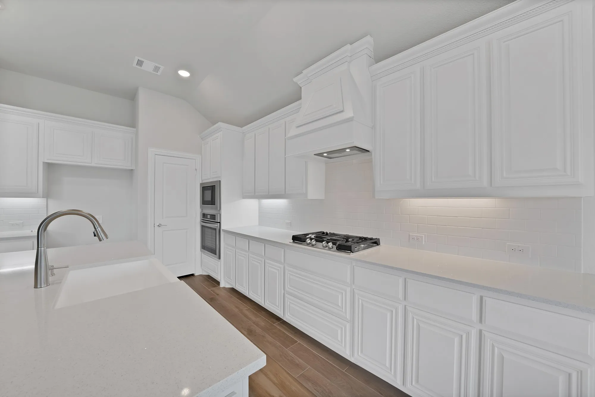 Single Family Residence For Rent in Parker County , 111 Kingfisher Lane, Aledo, Texas 76008, 4 Bedroom, 4 Bathroom, 2 Garage spaces, 3,557 Sqft, built in 2023, mls#21398972, Real Estate Agent in Aledo, Homes For Rent in Parker county, Homes For Rent in Aledo, Realtor in Aledo Texas, Real Estate Brokerage Independent Realty Texas, Luminita Cordes Realtor
