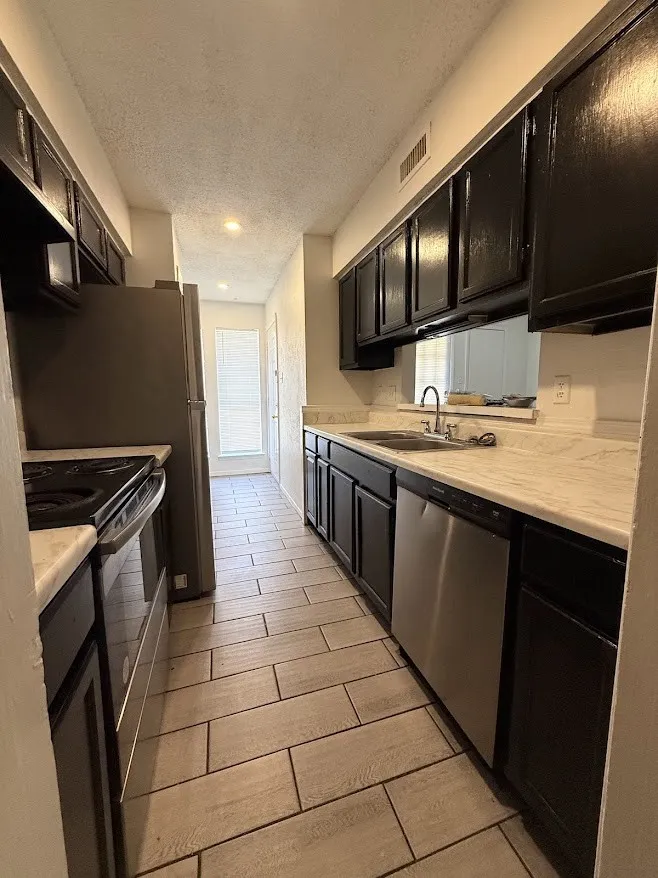 Townhouse For Rent in Dallas County , 7145 Fair Oaks Avenue 34, Dallas, Texas 75231, 3 Bedroom, 3 Bathroom, Garage spaces, 1,303 Sqft, built in 1974, mls#21398921, Real Estate Agent in Dallas, Homes For Rent in Dallas county, Homes For Rent in Dallas, Realtor in Dallas Texas, Real Estate Brokerage Independent Realty Texas, Luminita Cordes Realtor