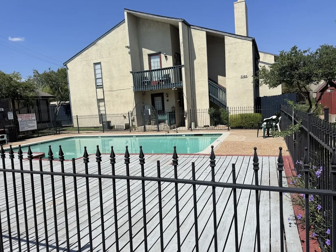 Community pool