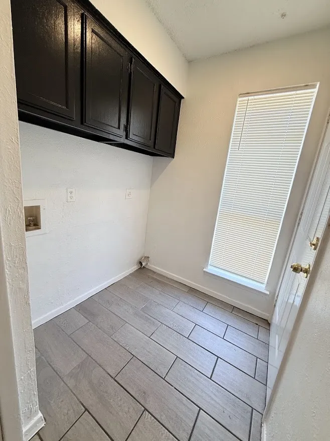 Townhouse For Rent in Dallas County , 7145 Fair Oaks Avenue 34, Dallas, Texas 75231, 3 Bedroom, 3 Bathroom, Garage spaces, 1,303 Sqft, built in 1974, mls#21398921, Real Estate Agent in Dallas, Homes For Rent in Dallas county, Homes For Rent in Dallas, Realtor in Dallas Texas, Real Estate Brokerage Independent Realty Texas, Luminita Cordes Realtor