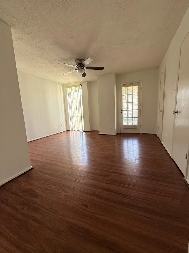 Townhouse For Rent in Dallas County , 7145 Fair Oaks Avenue 34, Dallas, Texas 75231, 3 Bedroom, 3 Bathroom, Garage spaces, 1,303 Sqft, built in 1974, mls#21398921, Real Estate Agent in Dallas, Homes For Rent in Dallas county, Homes For Rent in Dallas, Realtor in Dallas Texas, Real Estate Brokerage Independent Realty Texas, Luminita Cordes Realtor