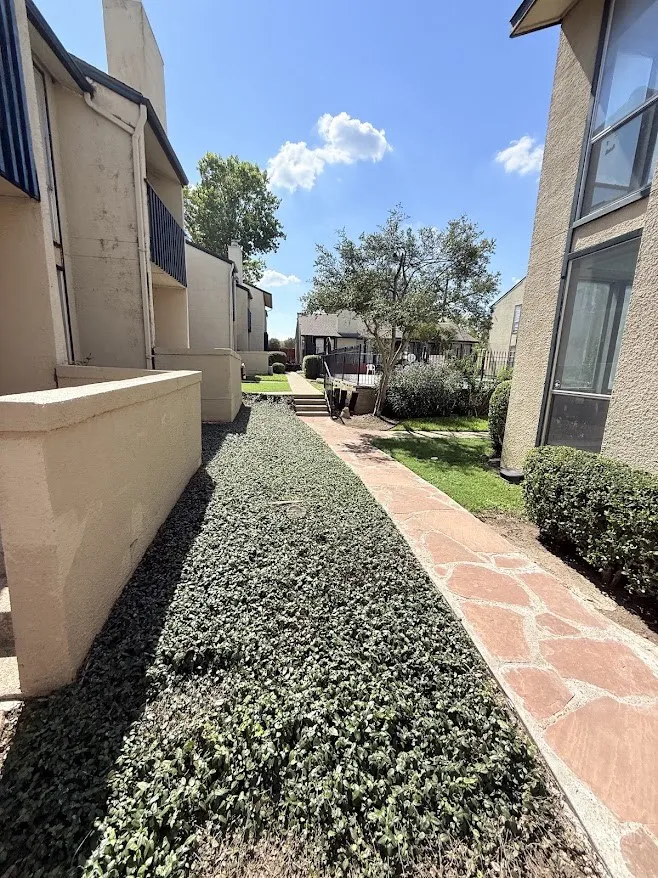 Community walk way