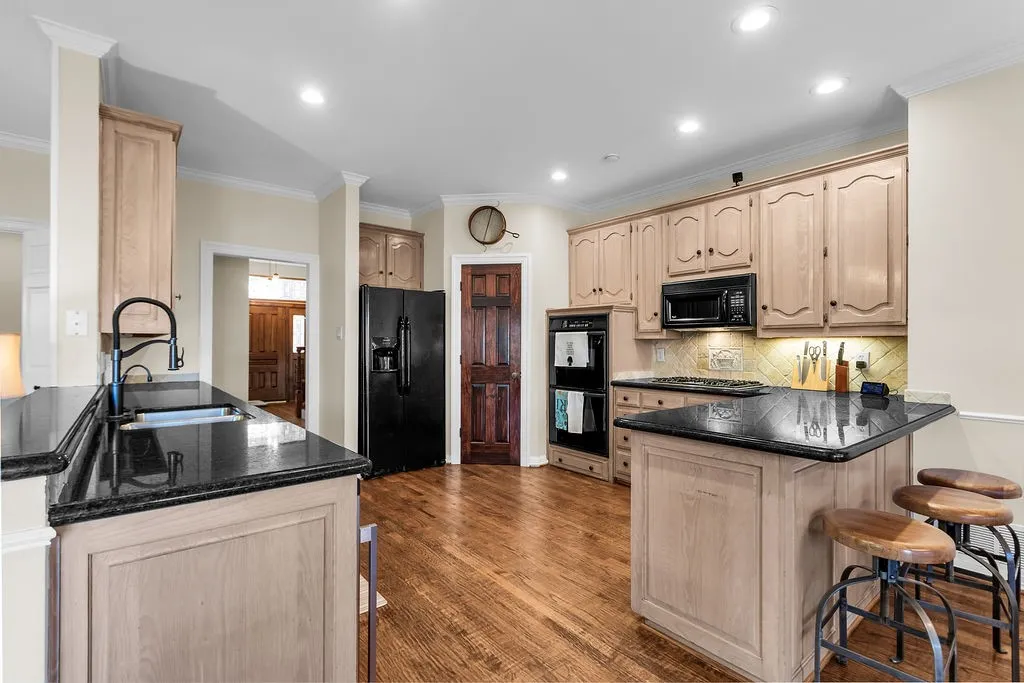 Single Family Residence For Sale in Collin County , 6901 April Way Circle, Plano, Texas 75023, 4 Bedroom, 3 Bathroom, 3 Garage spaces, 3,977 Sqft, built in 1983, mls#21398840, Real Estate Agent in Plano, Homes For Sale in Collin county, Homes For Sale in Plano, Realtor in Plano Texas, Real Estate Brokerage Independent Realty Texas, Luminita Cordes Realtor