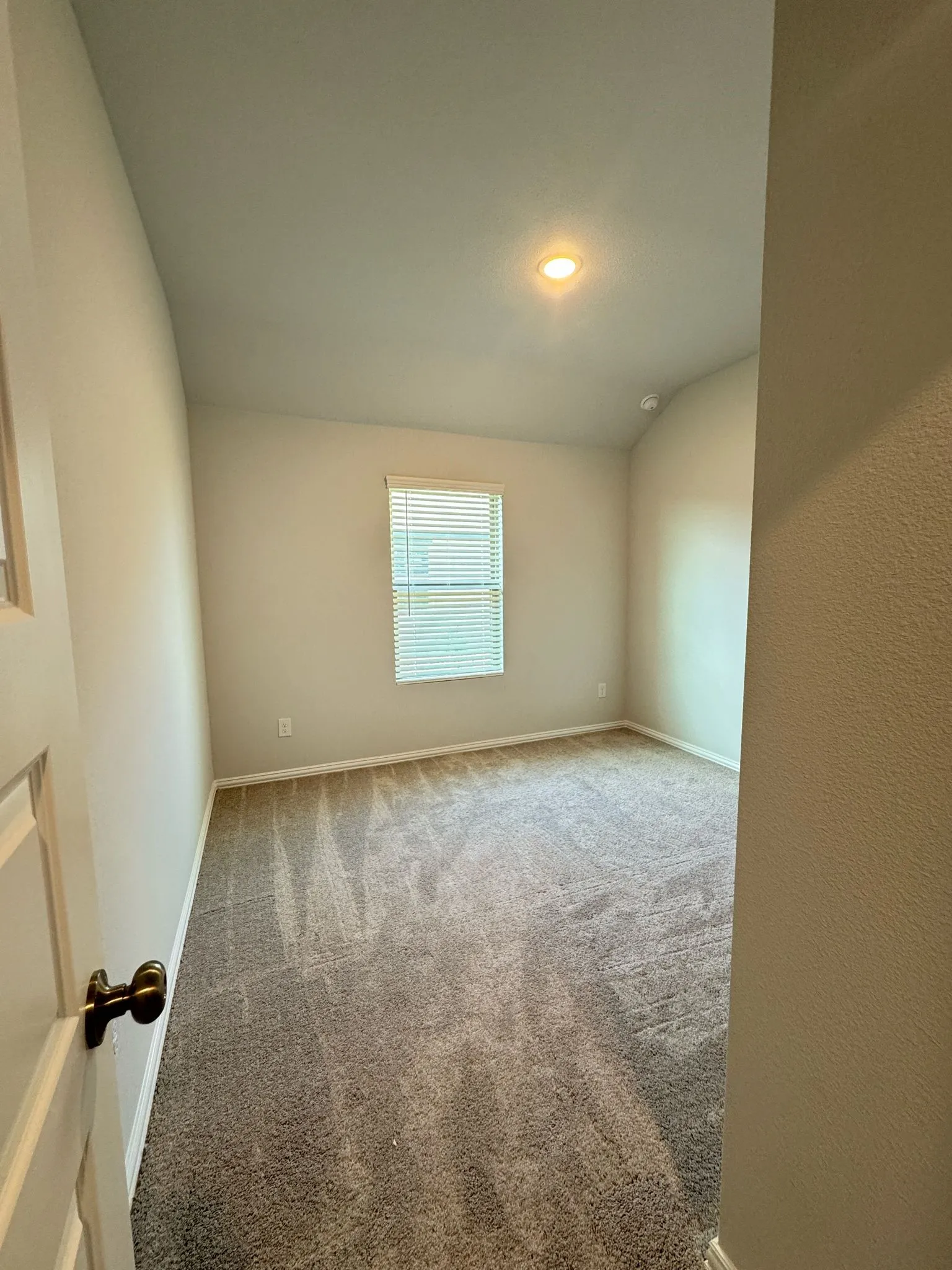Single Family Residence For Rent in Grayson County , 2018 Sycamore ridge Trail, Van Alstyne, Texas 75495, 4 Bedroom, 2 Bathroom, 2 Garage spaces, 2,213 Sqft, built in 2024, mls#21398520, Real Estate Agent in Van Alstyne, Homes For Rent in Grayson county, Homes For Rent in Van Alstyne, Realtor in Van Alstyne Texas, Real Estate Brokerage Independent Realty Texas, Luminita Cordes Realtor