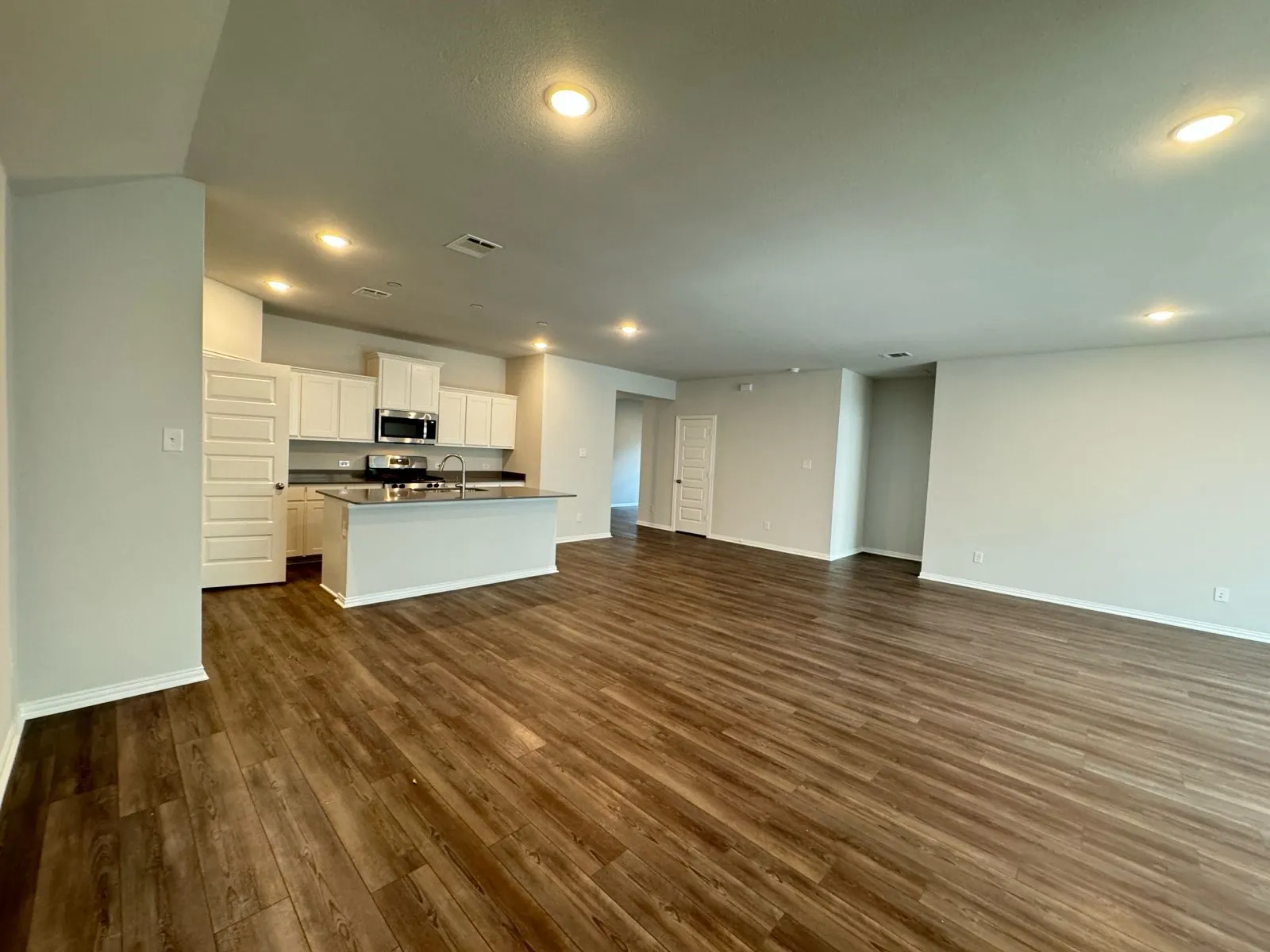 Single Family Residence For Rent in Grayson County , 2018 Sycamore ridge Trail, Van Alstyne, Texas 75495, 4 Bedroom, 2 Bathroom, 2 Garage spaces, 2,213 Sqft, built in 2024, mls#21398520, Real Estate Agent in Van Alstyne, Homes For Rent in Grayson county, Homes For Rent in Van Alstyne, Realtor in Van Alstyne Texas, Real Estate Brokerage Independent Realty Texas, Luminita Cordes Realtor