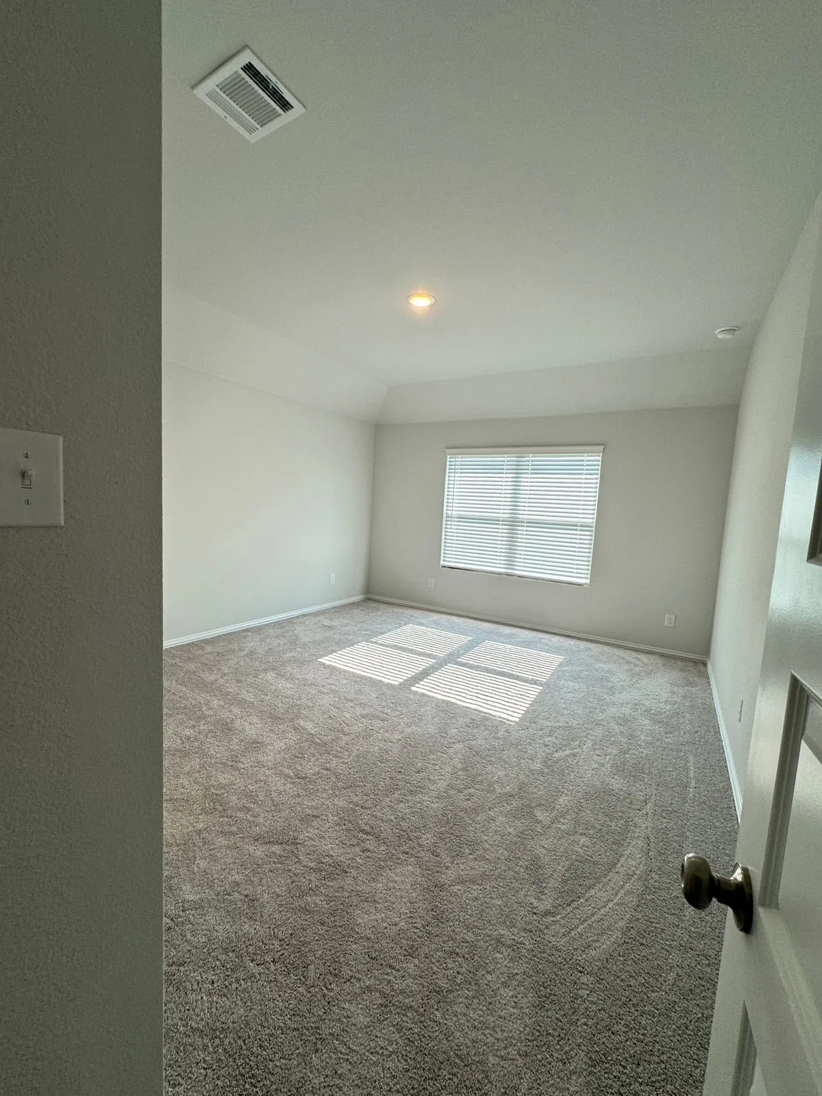 Single Family Residence For Rent in Grayson County , 2018 Sycamore ridge Trail, Van Alstyne, Texas 75495, 4 Bedroom, 2 Bathroom, 2 Garage spaces, 2,213 Sqft, built in 2024, mls#21398520, Real Estate Agent in Van Alstyne, Homes For Rent in Grayson county, Homes For Rent in Van Alstyne, Realtor in Van Alstyne Texas, Real Estate Brokerage Independent Realty Texas, Luminita Cordes Realtor